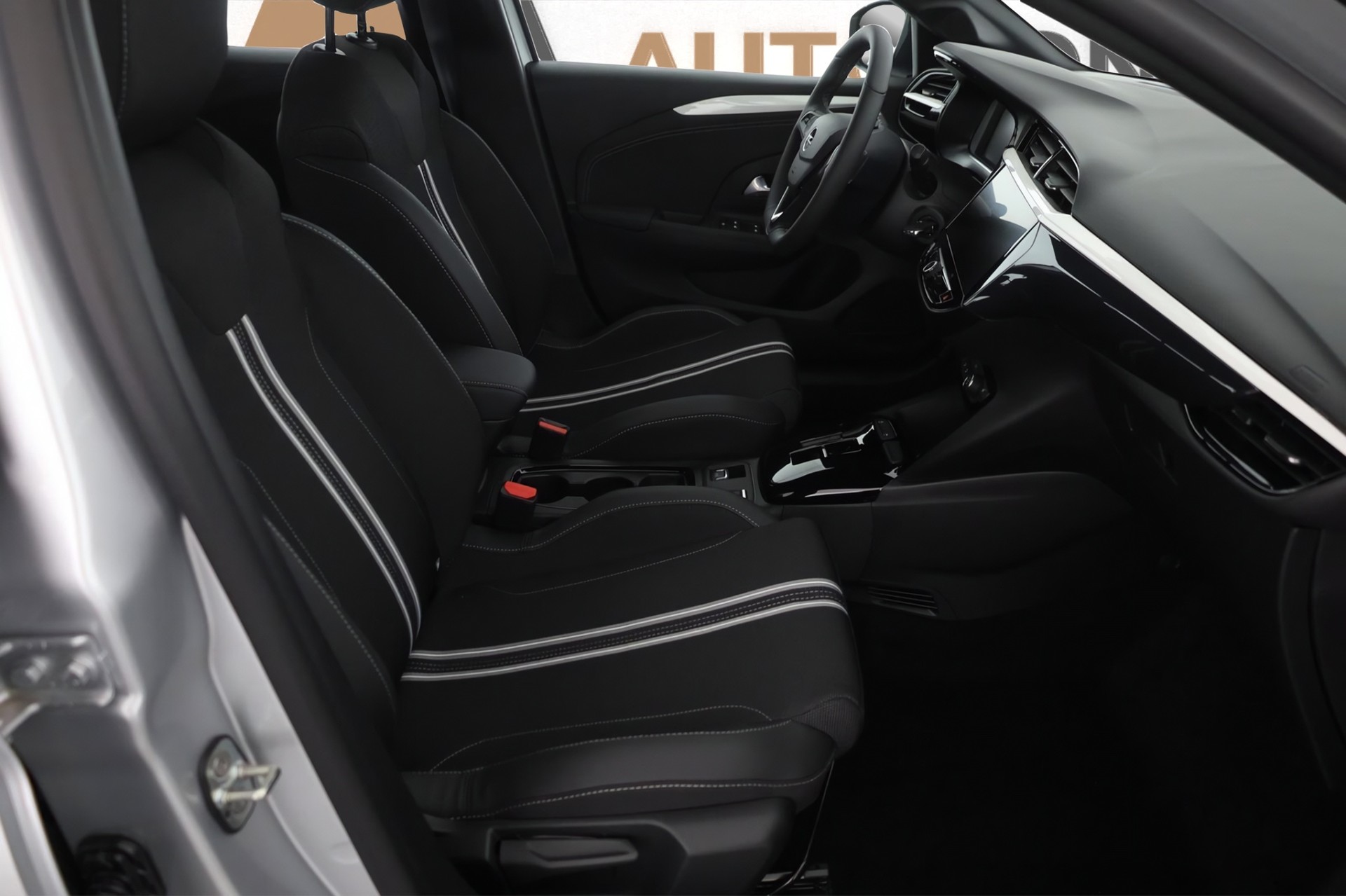 OPEL Corsa 1.2 T GS Bicolore-image-55