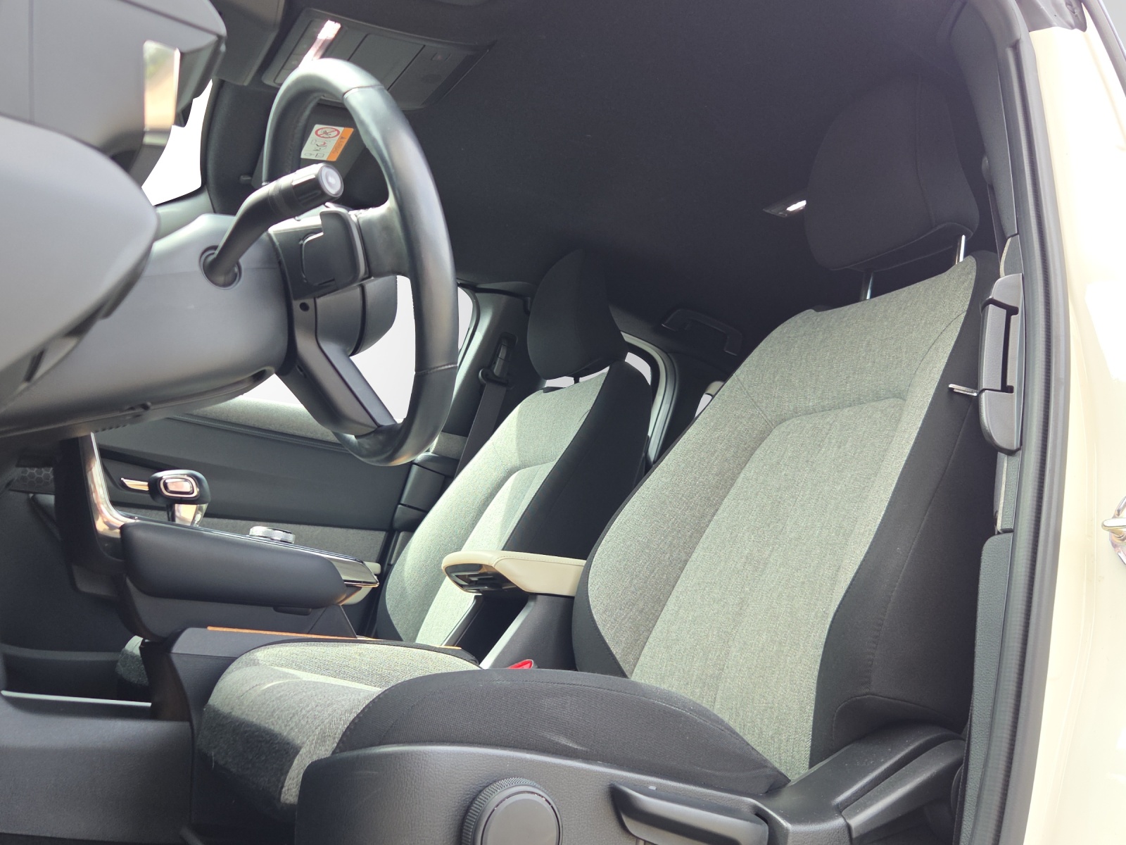MAZDA MX-30 e-Skyactiv Ambition Plus-image-8