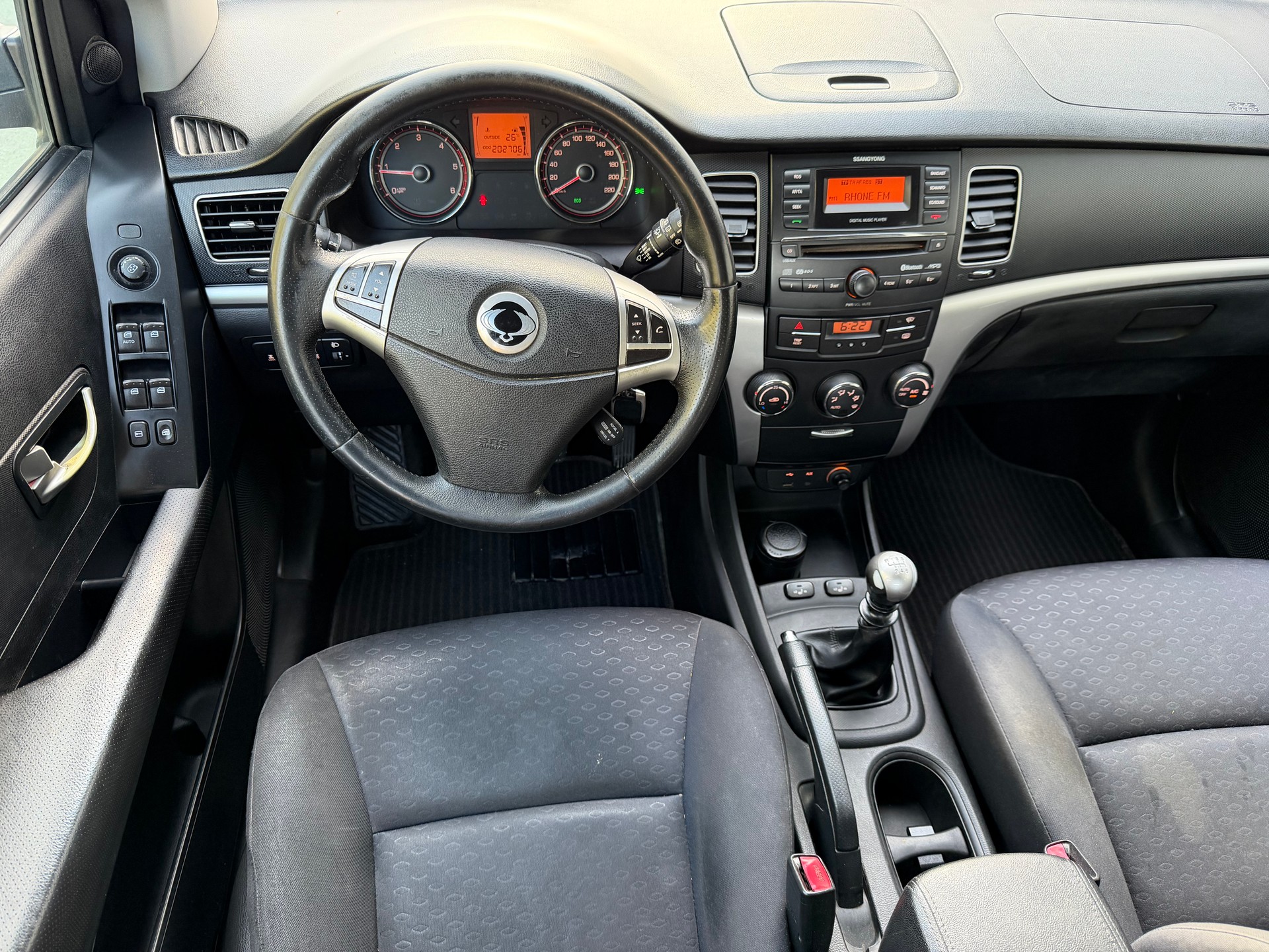 KGM-SsangYong Korando 2.0 e-XDI Swiss Limited Edition 4WD-image-7