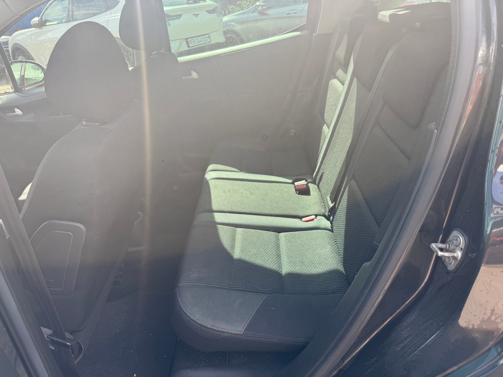 PEUGEOT 207 SW 1.6 16V Swiss Edition-image-8