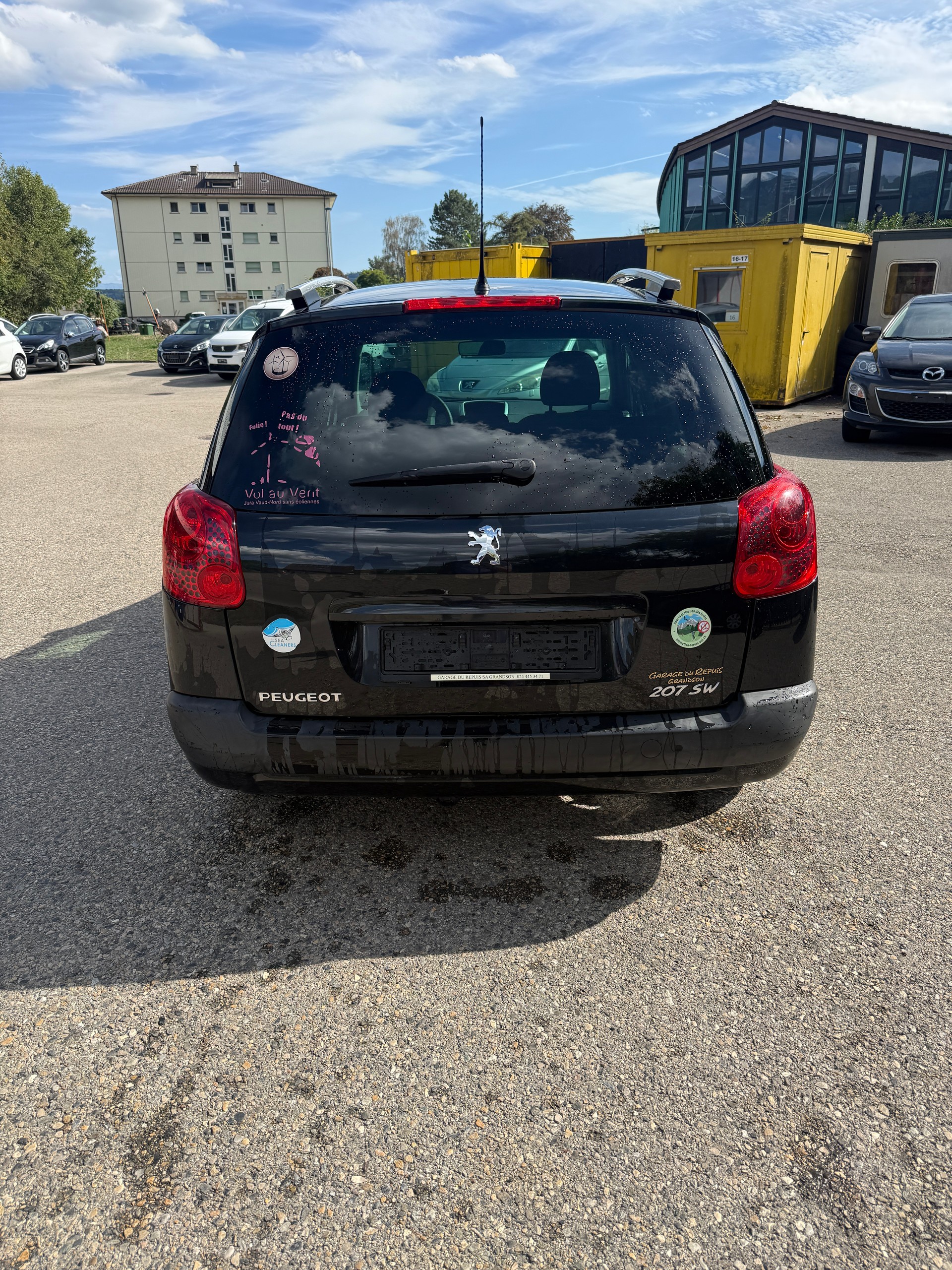 PEUGEOT 207 SW 1.6 16V Swiss Edition-image-3