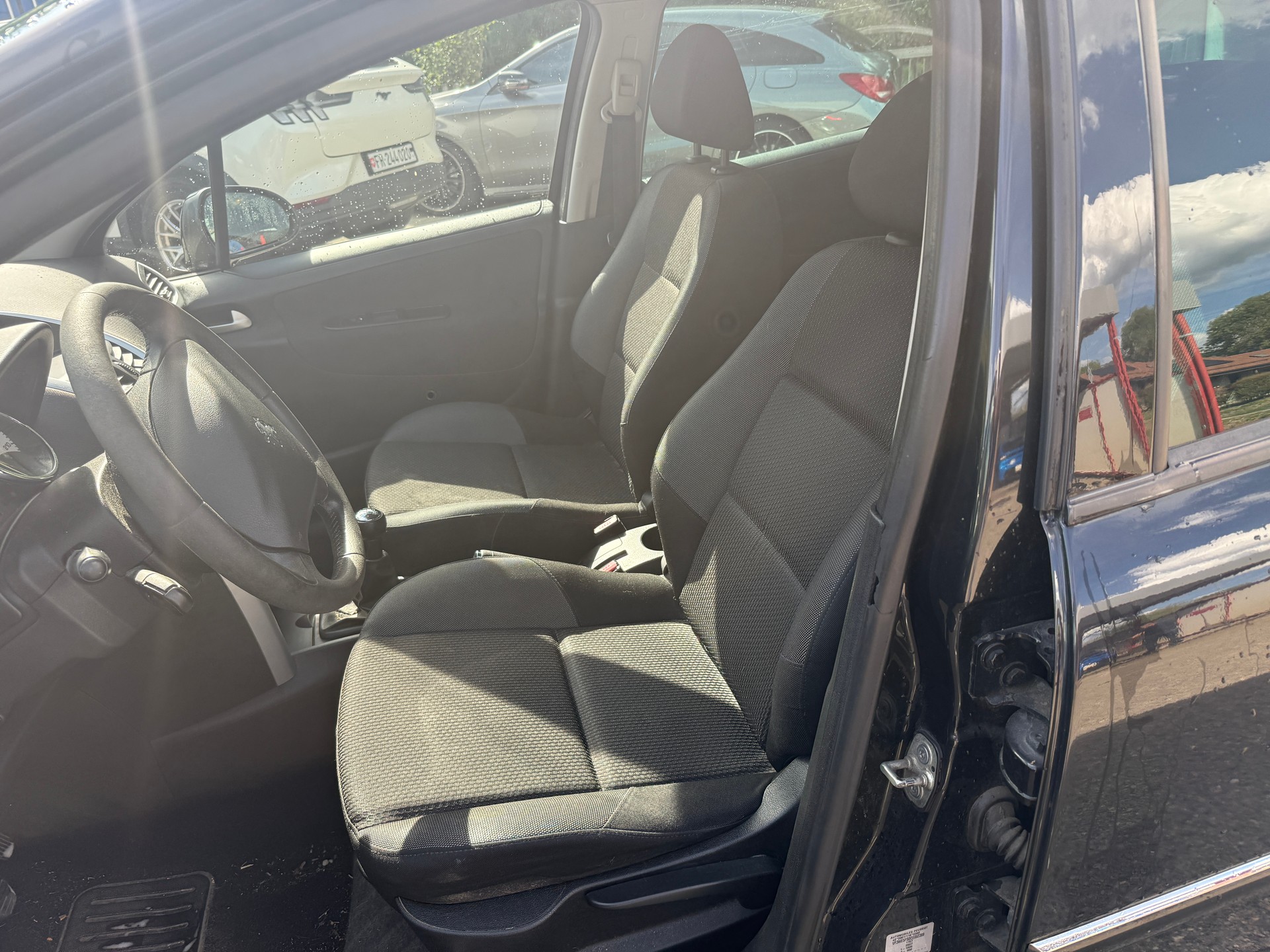 PEUGEOT 207 SW 1.6 16V Swiss Edition-image-10