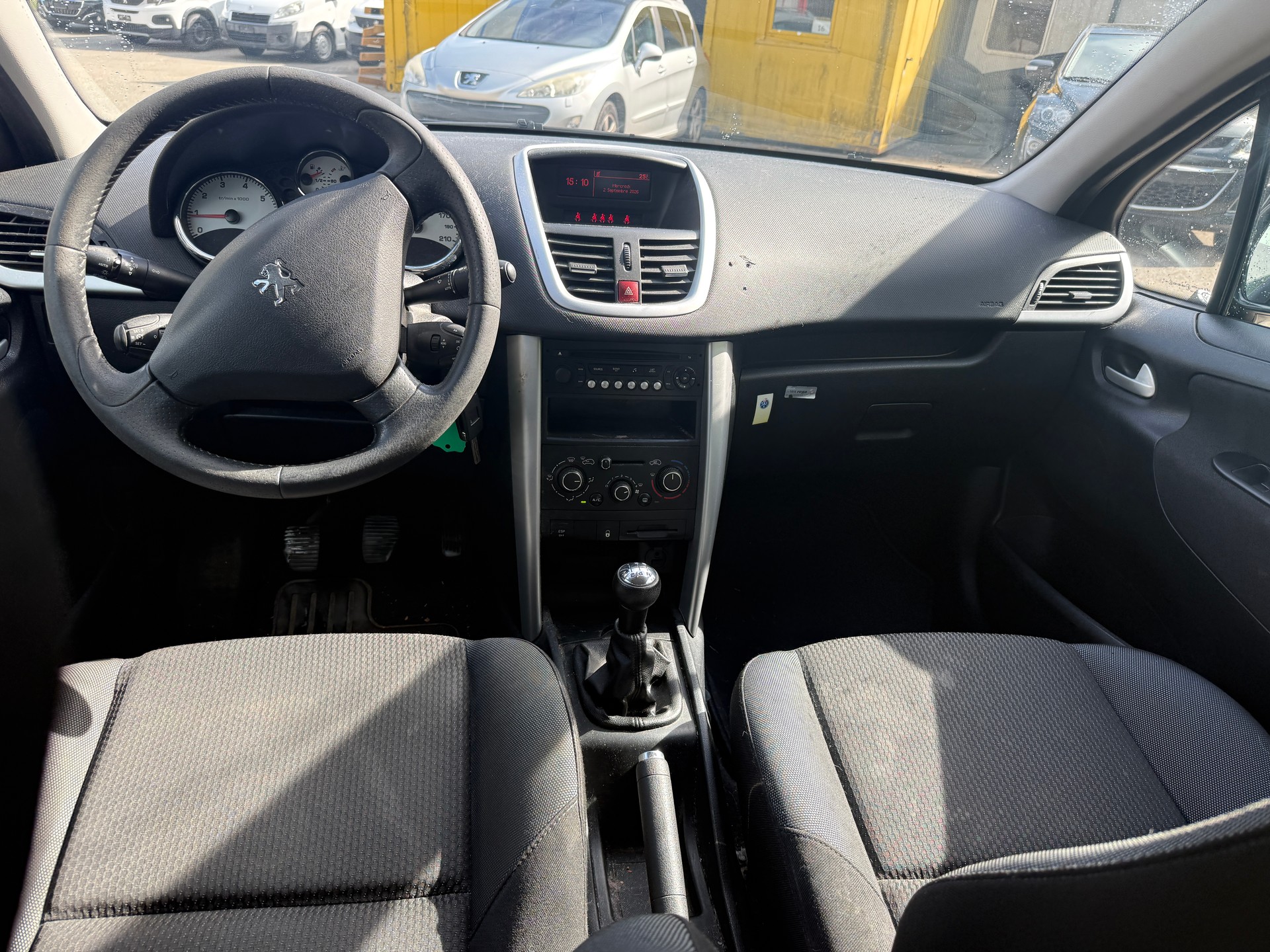 PEUGEOT 207 SW 1.6 16V Swiss Edition-image-9