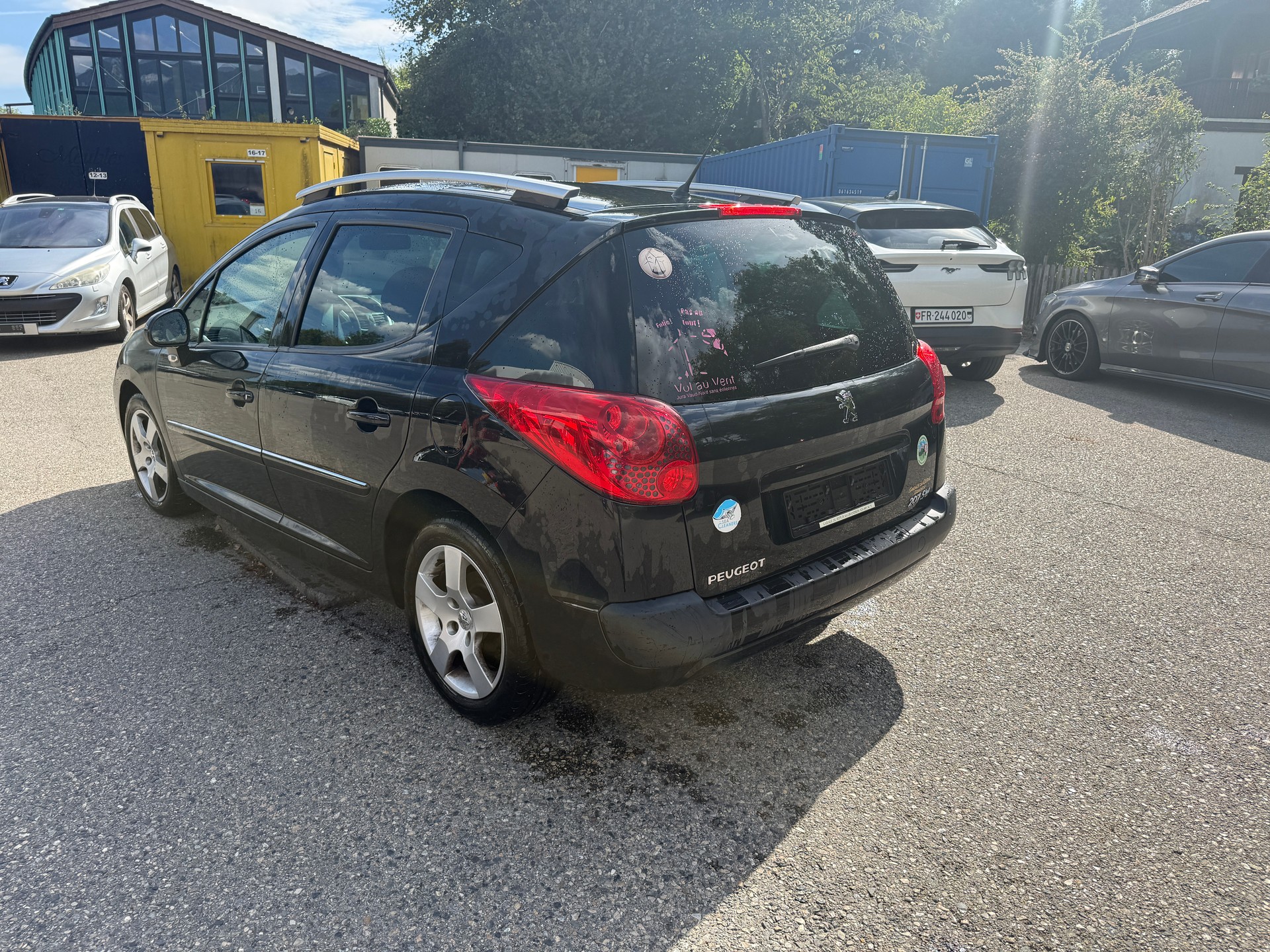 PEUGEOT 207 SW 1.6 16V Swiss Edition-image-4