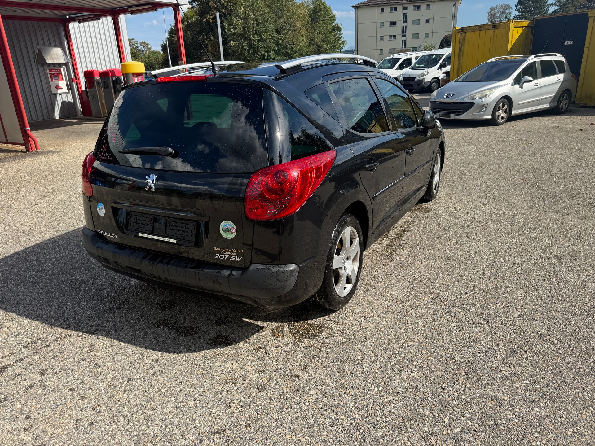 PEUGEOT 207 SW 1.6 16V Swiss Edition-image-5