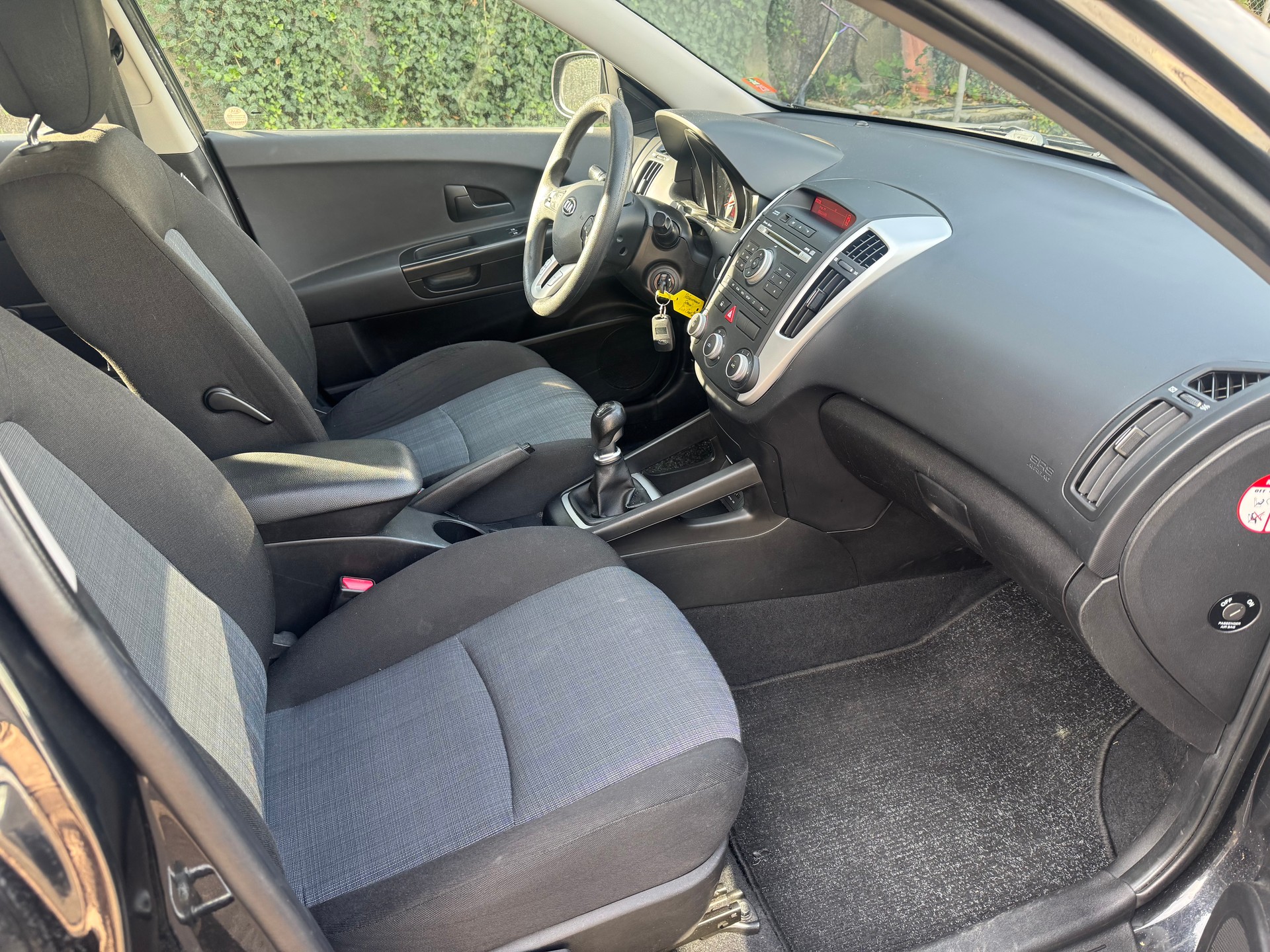 KIA Cee'd Sporty Wagon 1.6 16V Classic-image-7