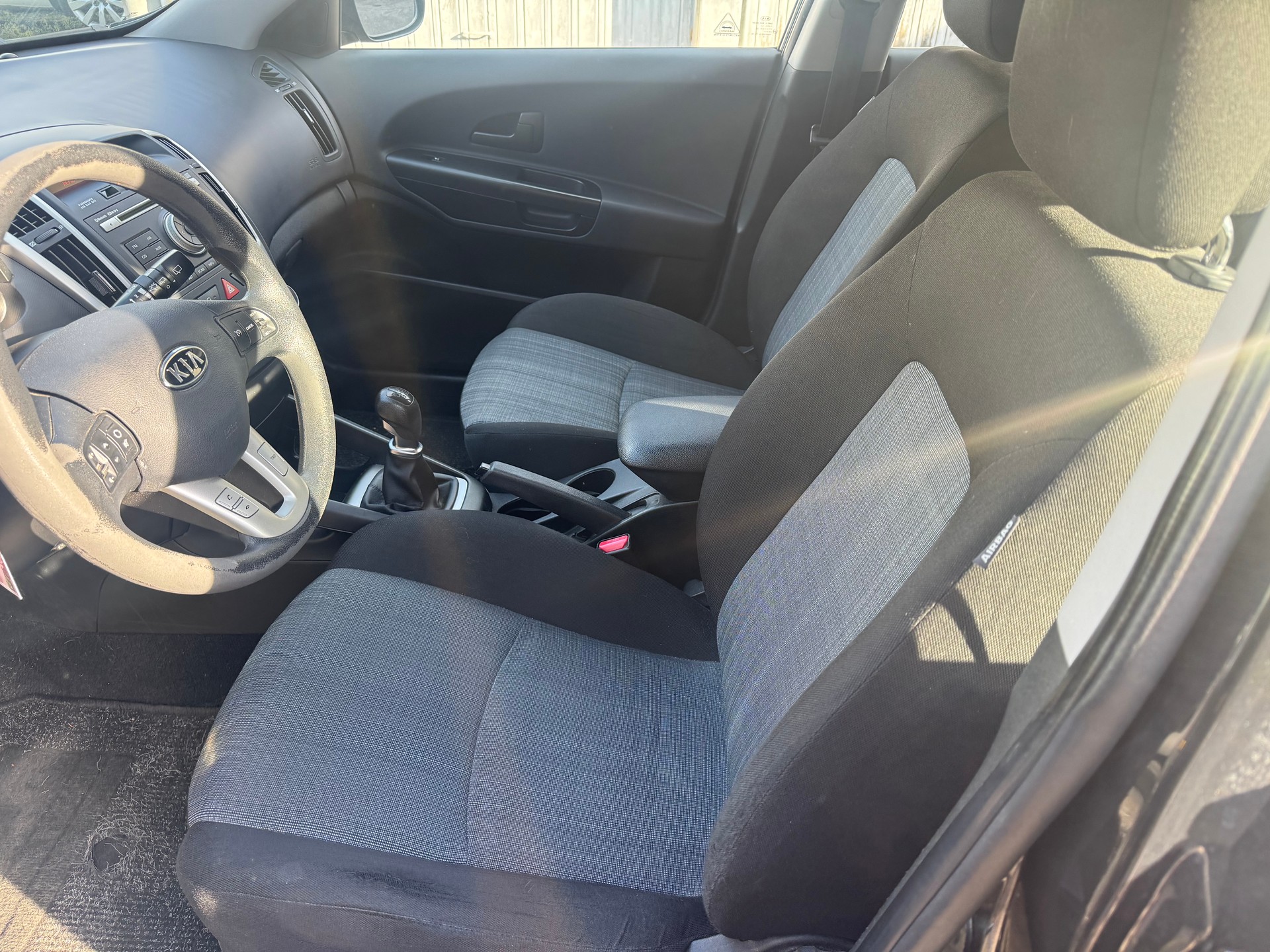 KIA Cee'd Sporty Wagon 1.6 16V Classic-image-3