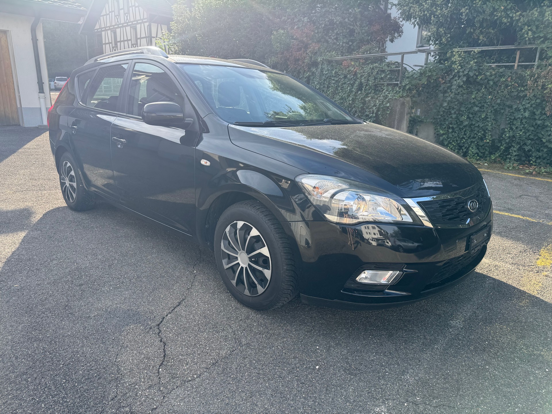 KIA Cee'd Sporty Wagon 1.6 16V Classic-image-6