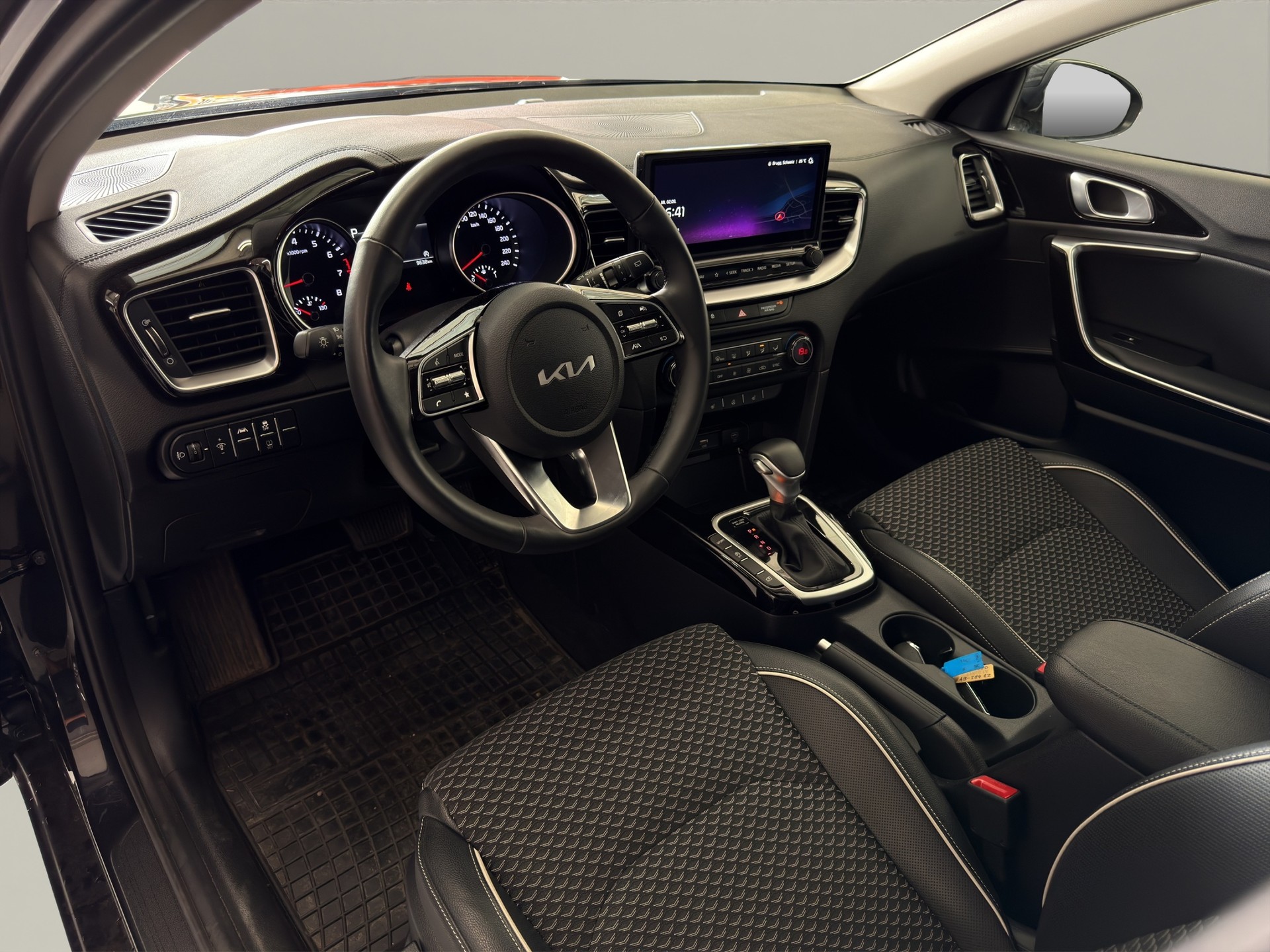 KIA Ceed 1.5 T-GDi MHEV Power DCT-image-5