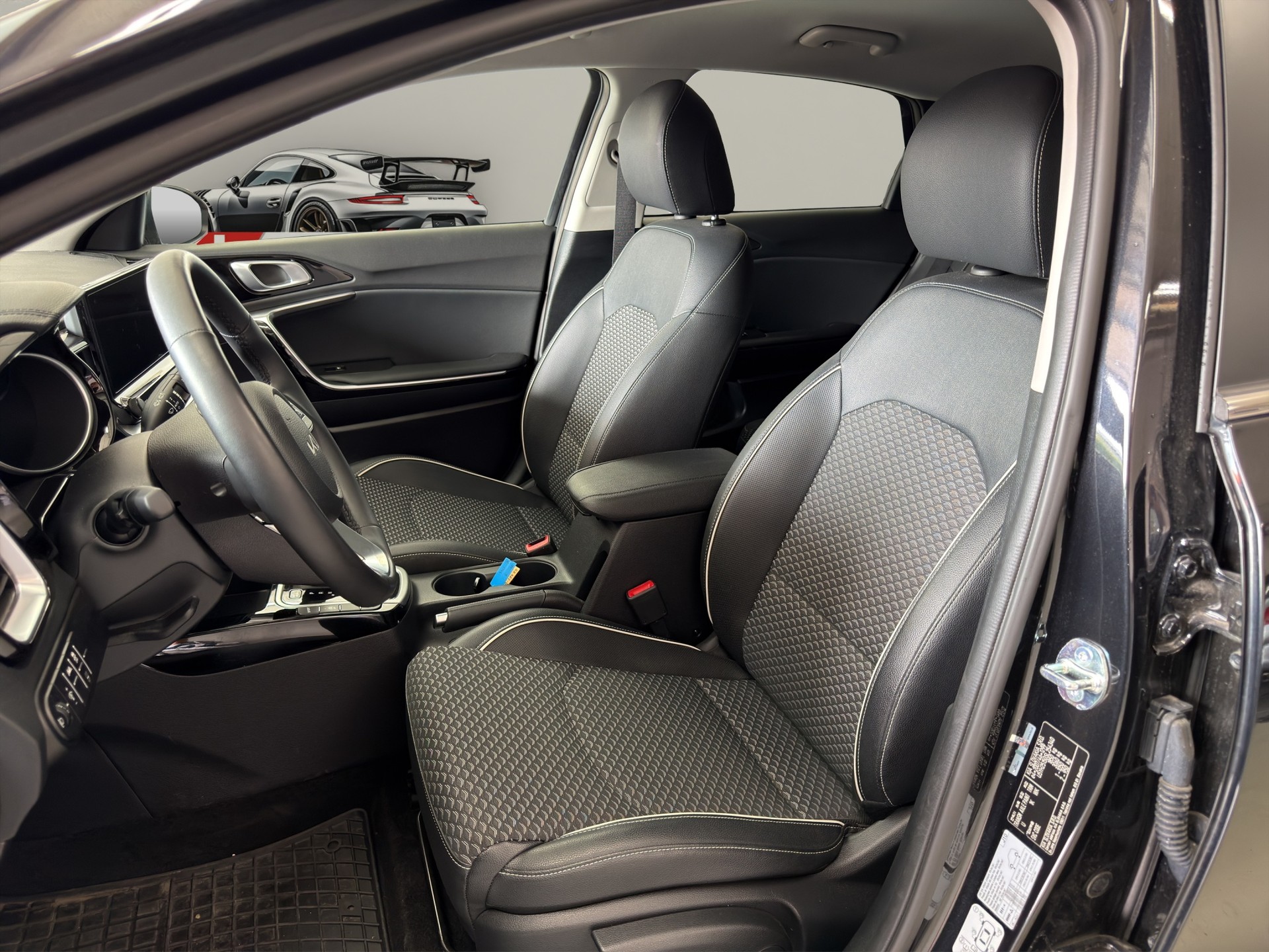 KIA Ceed 1.5 T-GDi MHEV Power DCT-image-6