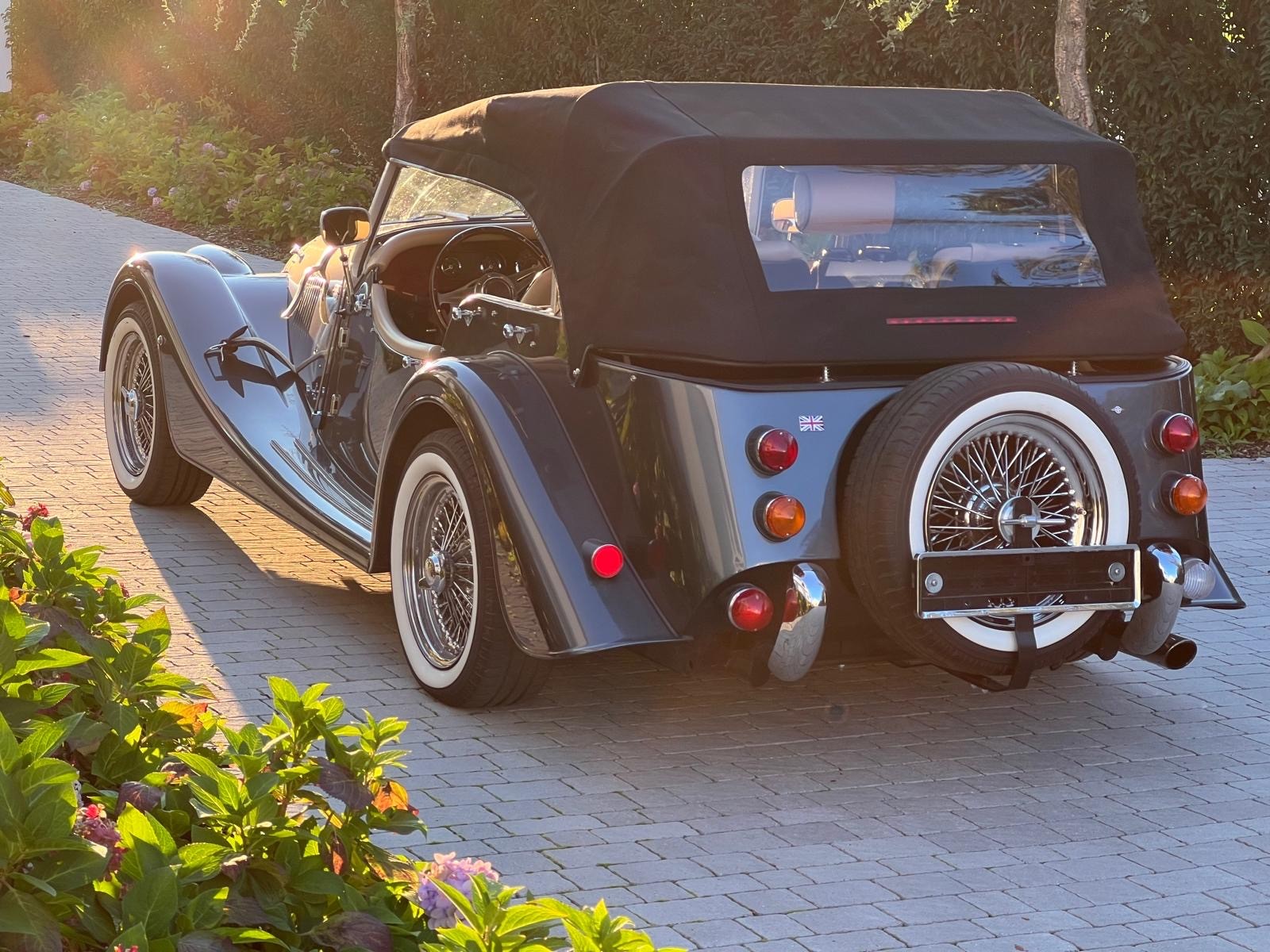 MORGAN 4-Seater-image-2