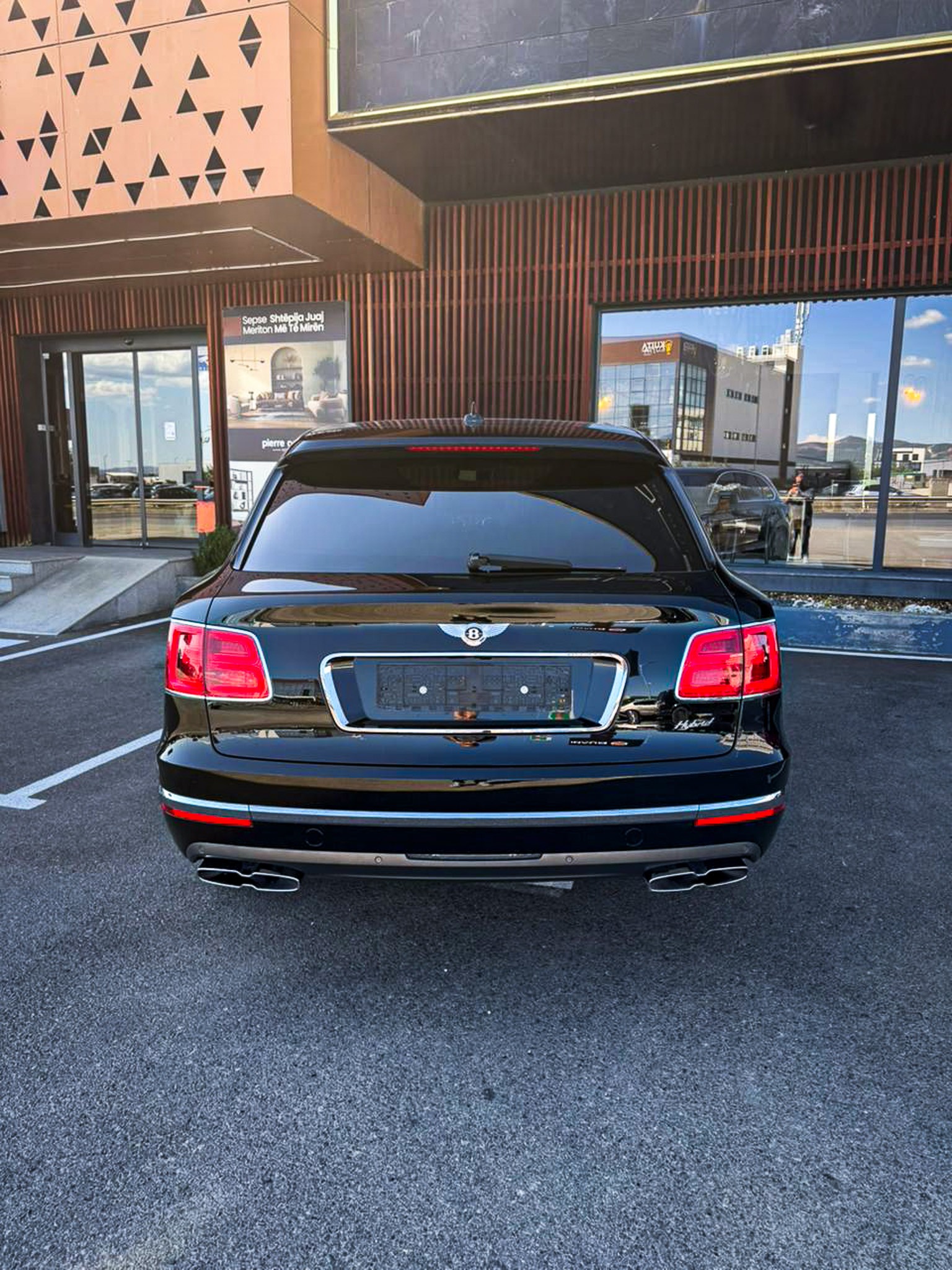 BENTLEY Bentayga V6 Hybrid-image-4