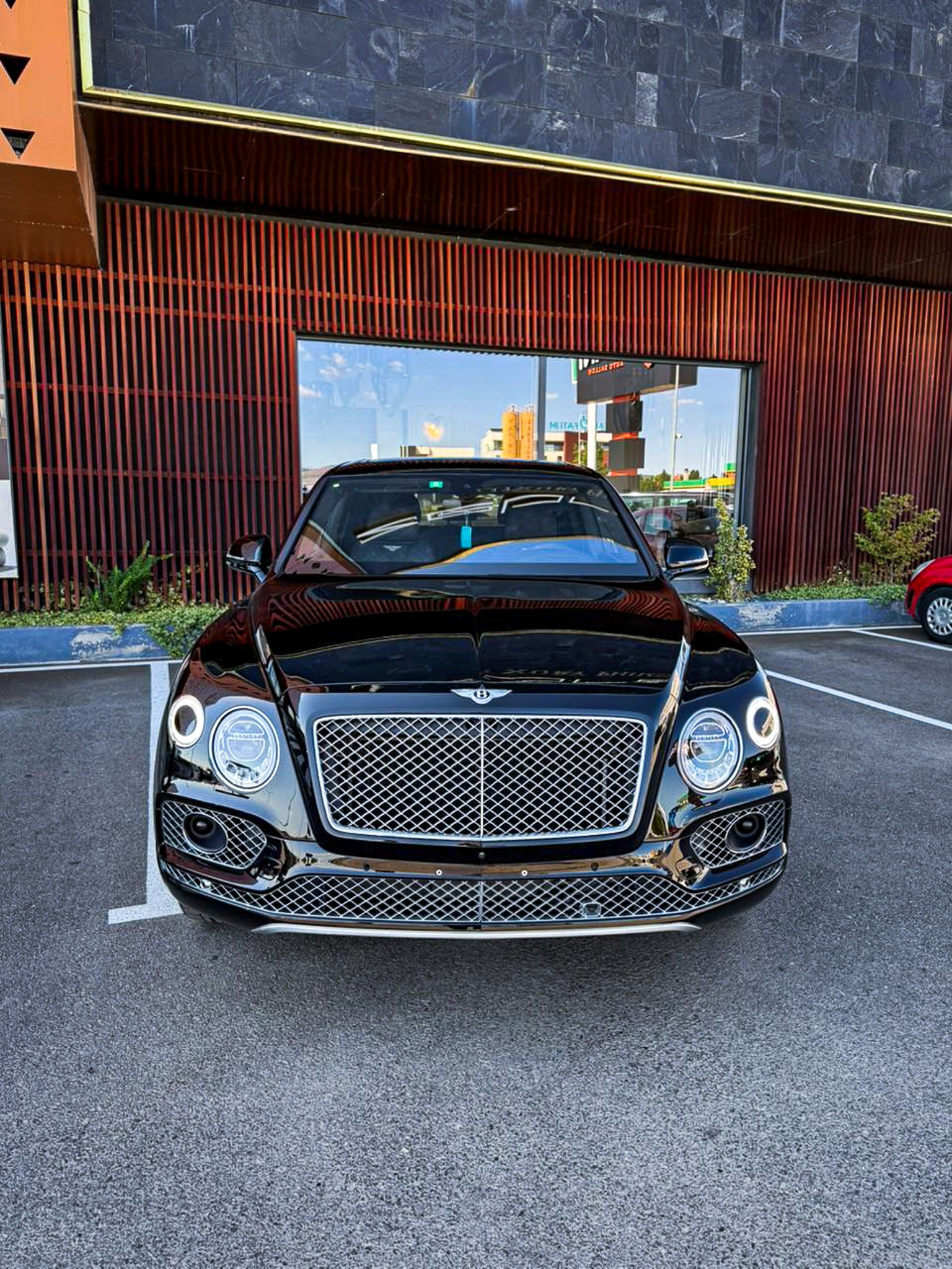 BENTLEY Bentayga V6 Hybrid-image-2