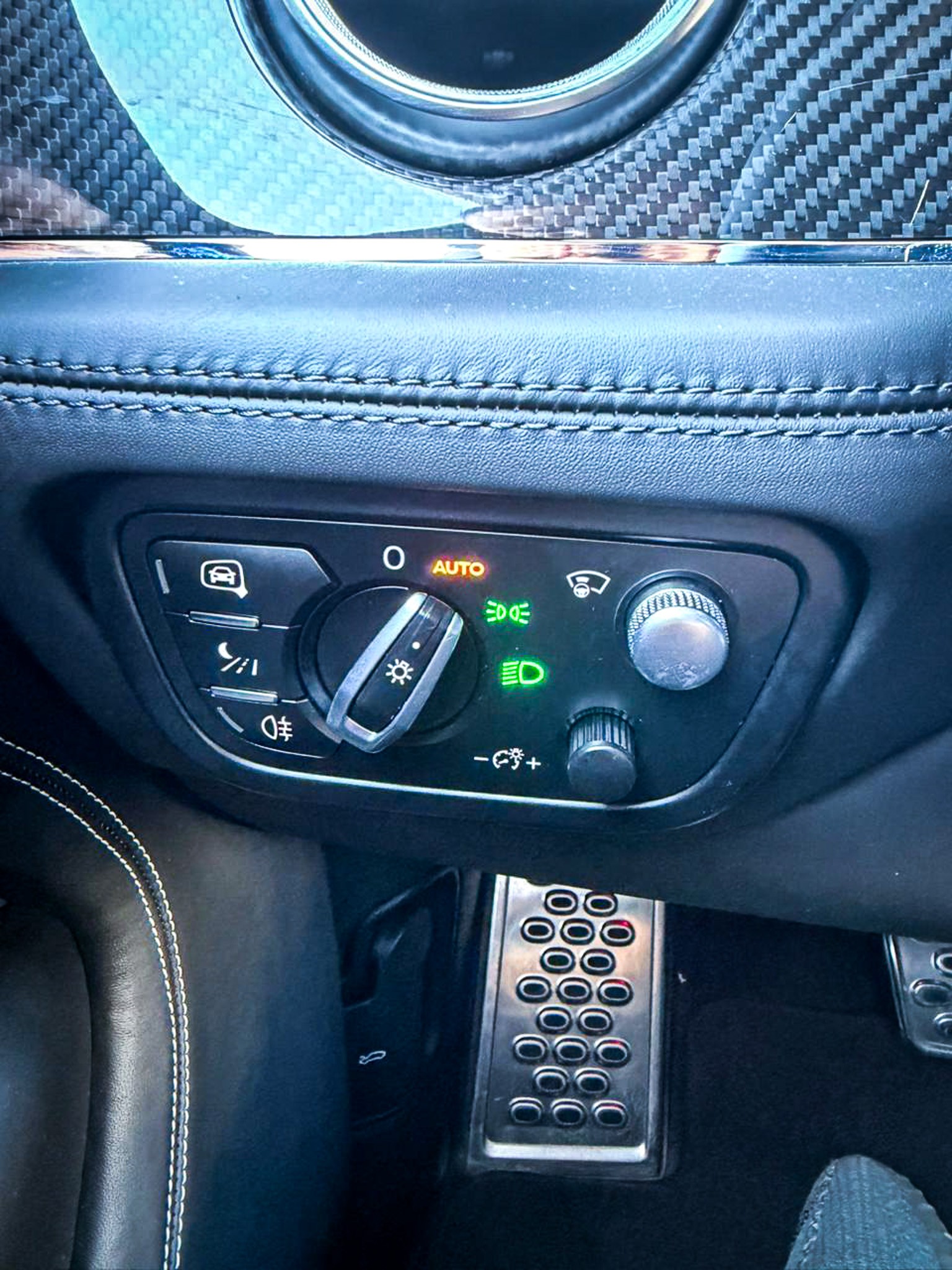BENTLEY Bentayga V6 Hybrid-image-13