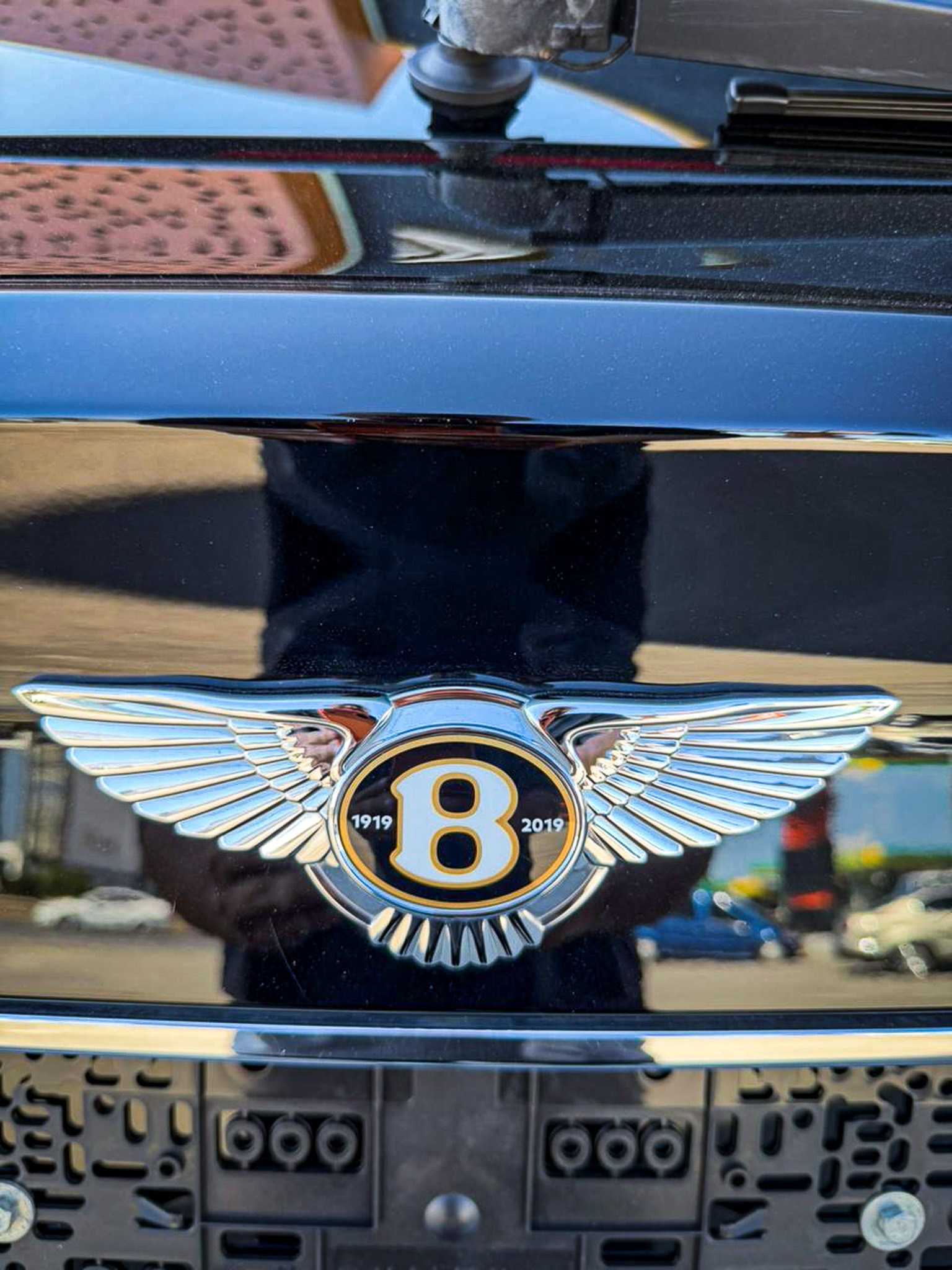 BENTLEY Bentayga V6 Hybrid-image-14