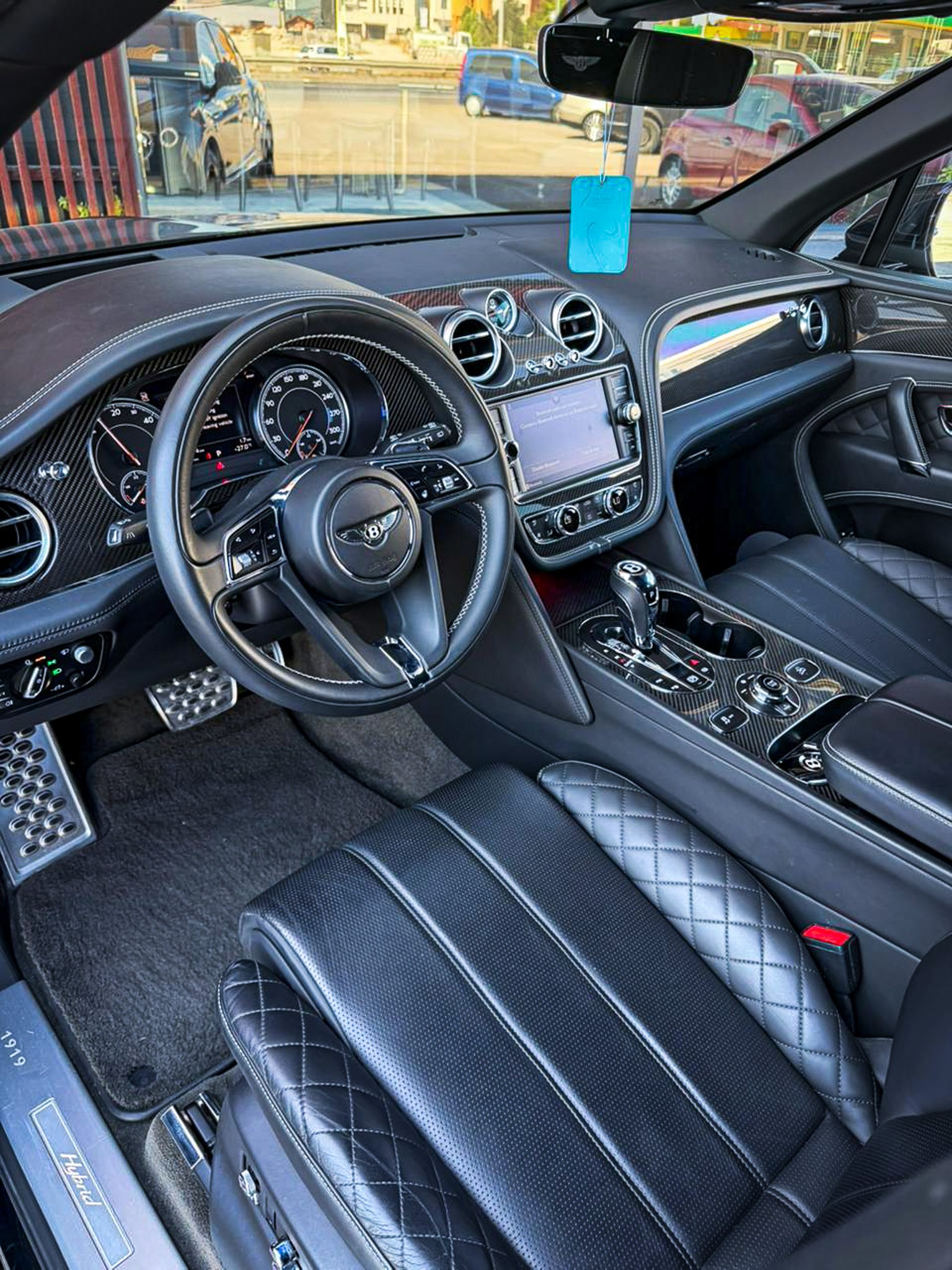 BENTLEY Bentayga V6 Hybrid-image-6