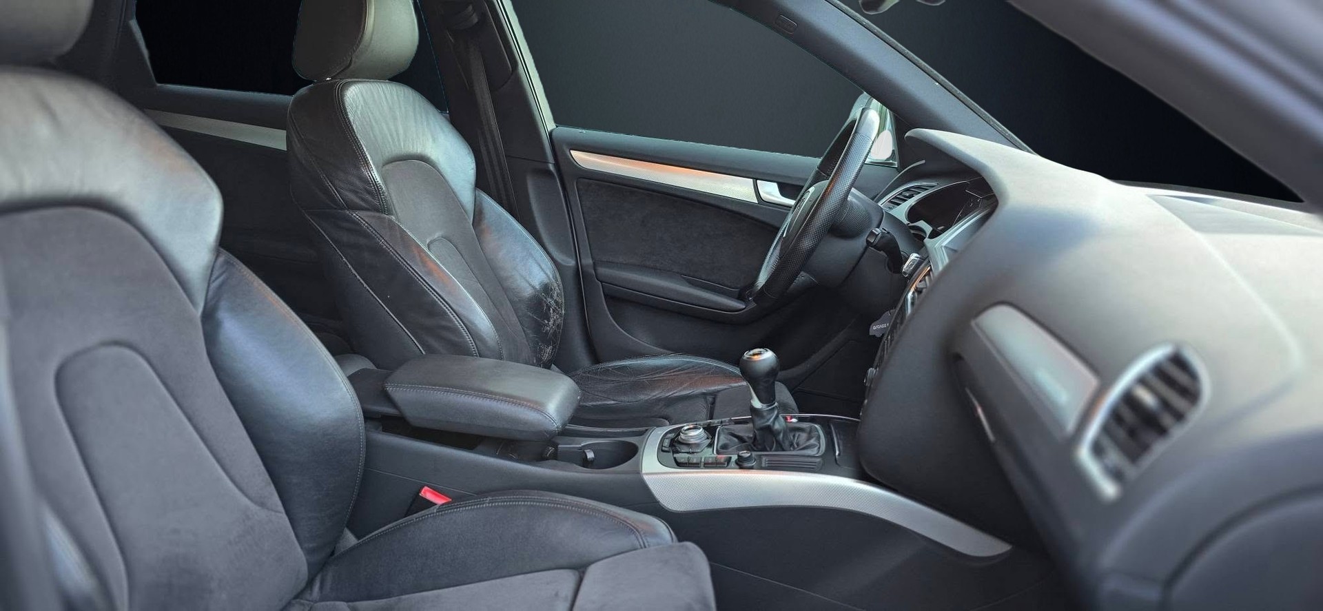 AUDI A4 Avant 3.0 TDI quattro-image-11