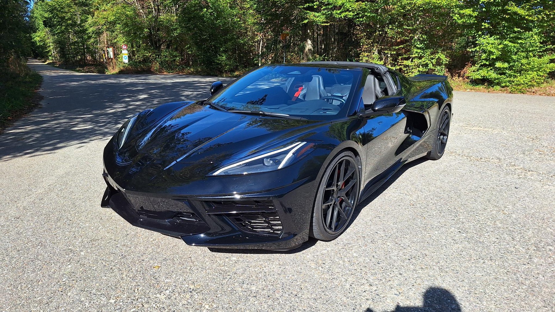 CHEVROLET C8 Stingray-image-1
