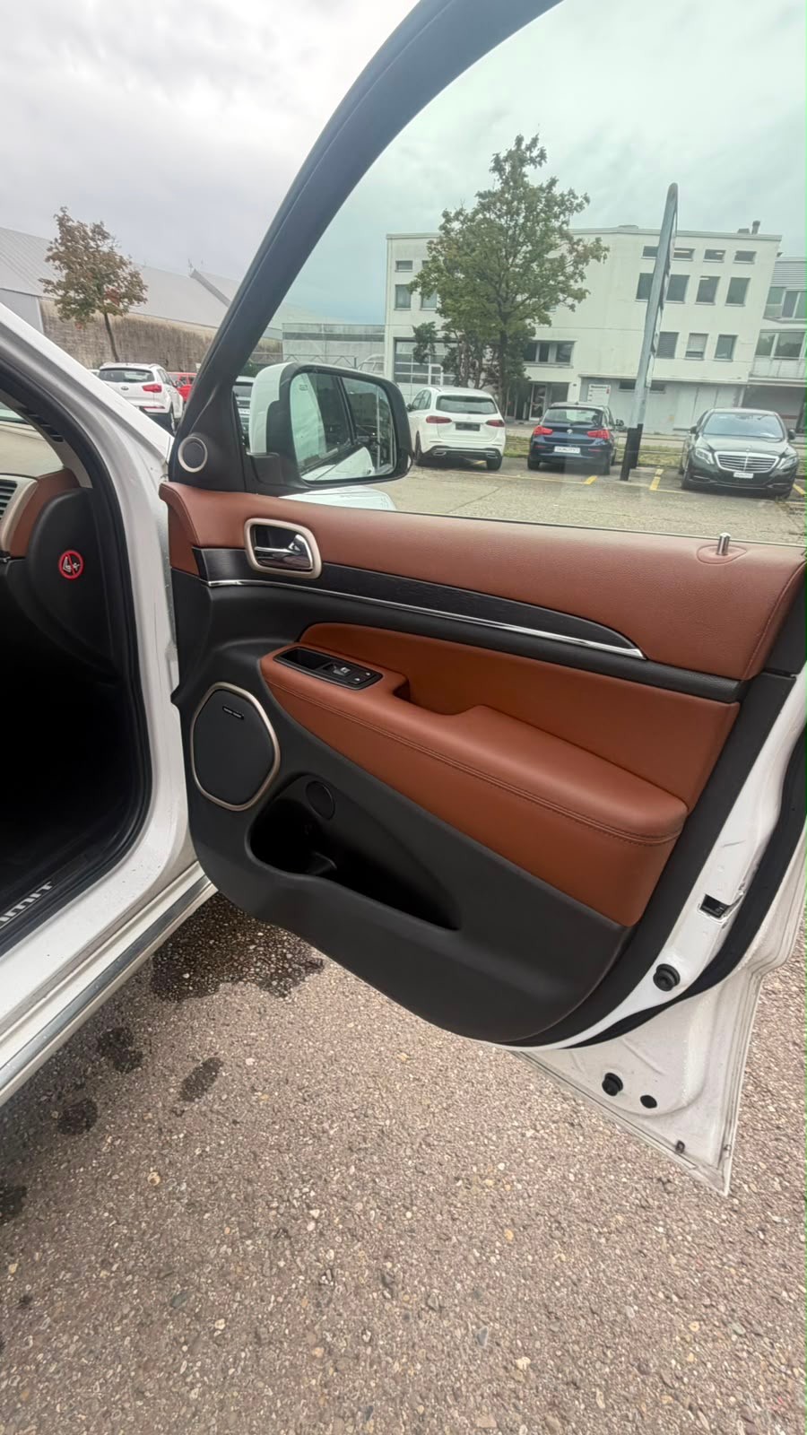 JEEP Grand Cherokee 3.0 CRD Summit Automatic-image-13