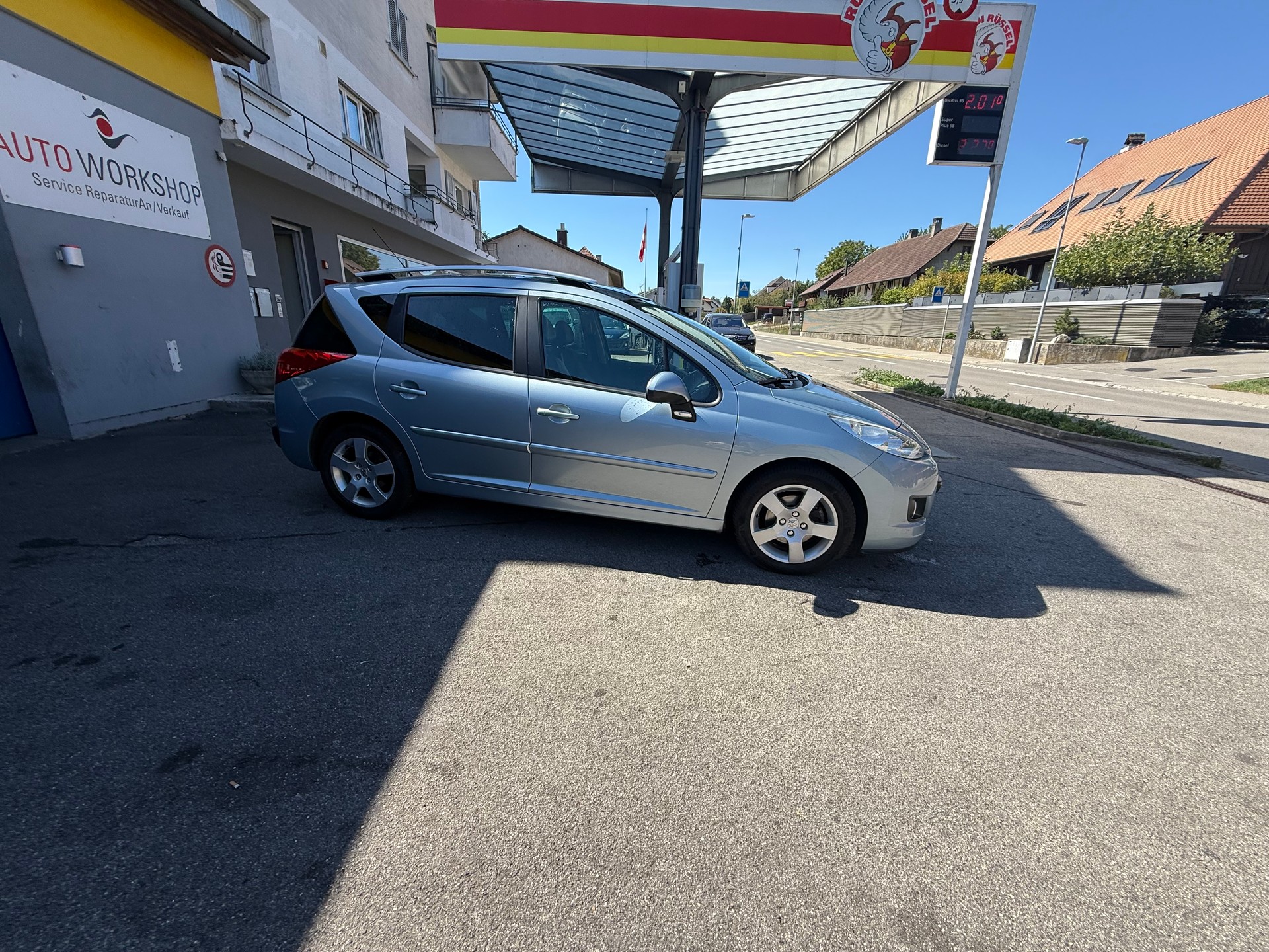 PEUGEOT 207 SW 1.6 16V Allure Automatic-image-1