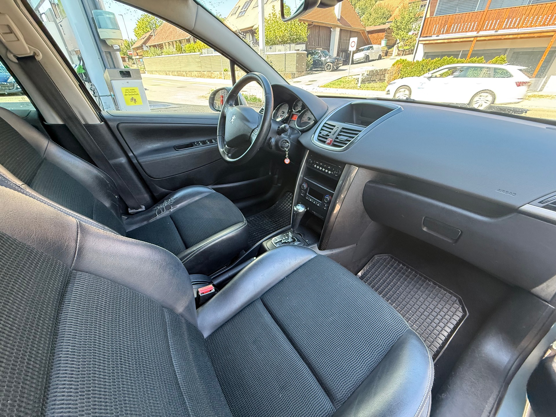 PEUGEOT 207 SW 1.6 16V Allure Automatic-image-10