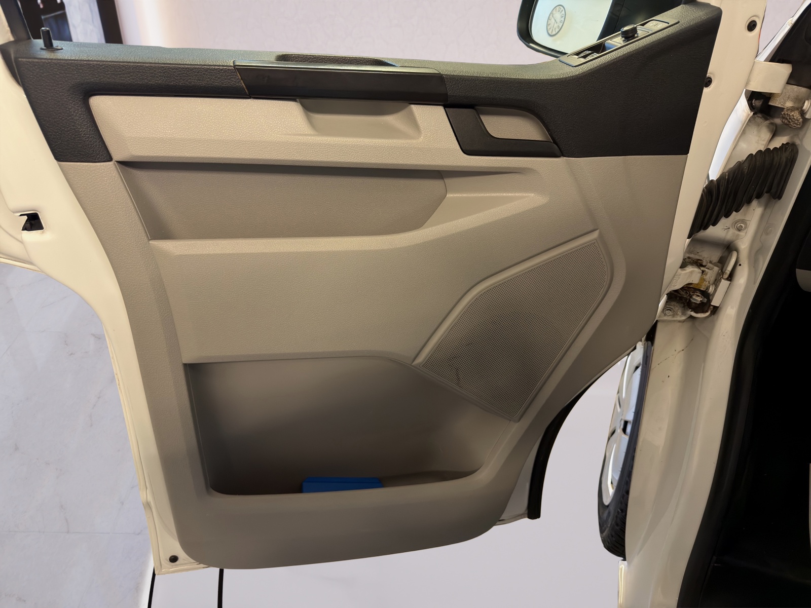 VW T6 2.0 TDI Entry-image-13