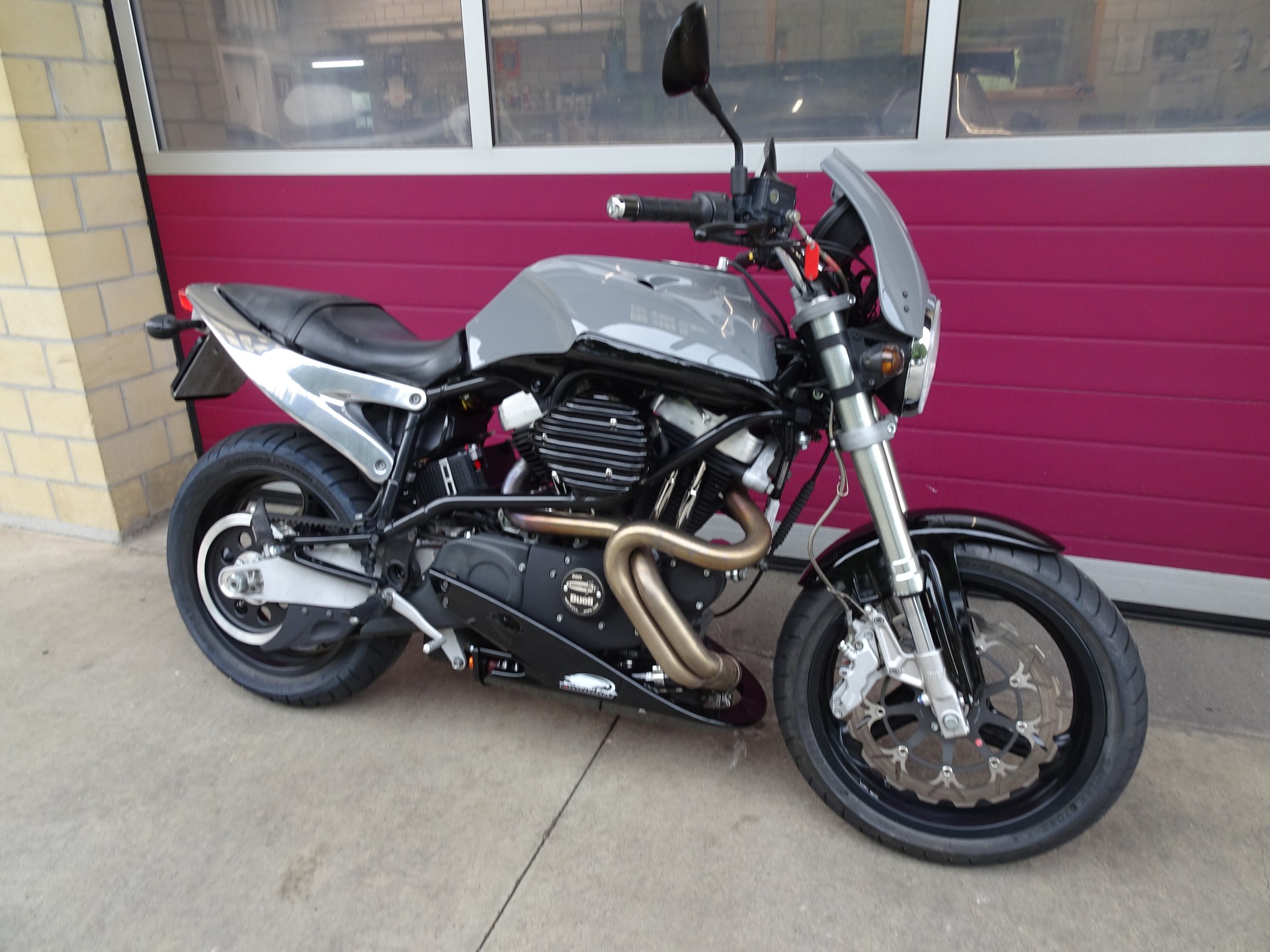 BUELL X1 Lightning-showroom-element-2