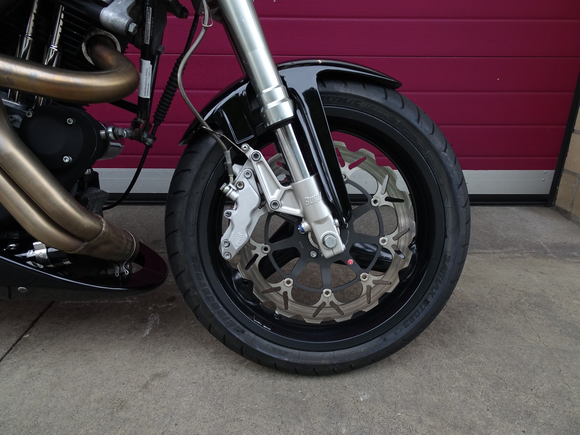 BUELL X1 Lightning-showroom-element-1