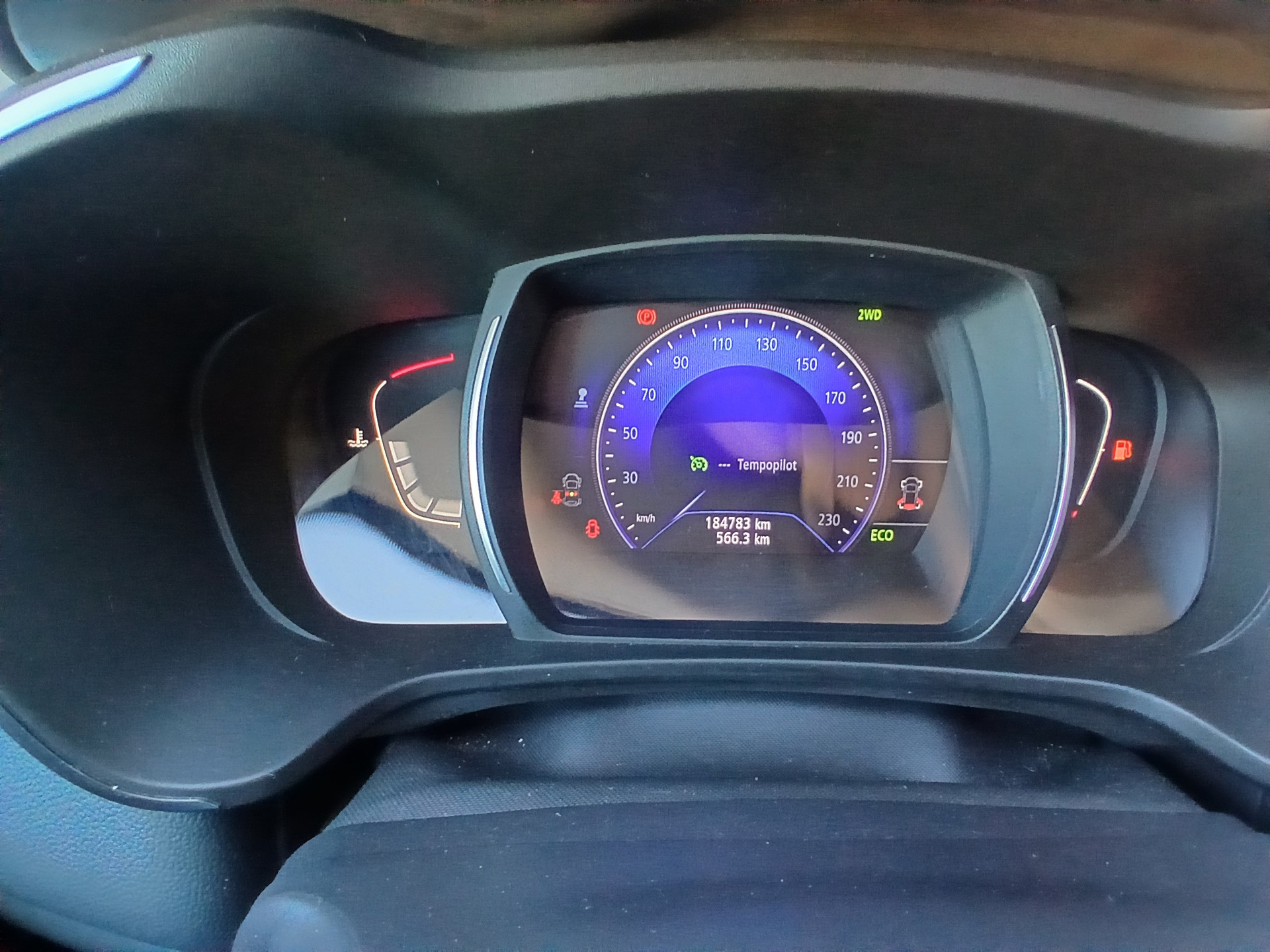RENAULT Kadjar 1.6 dCi Bose 4x4-image-10