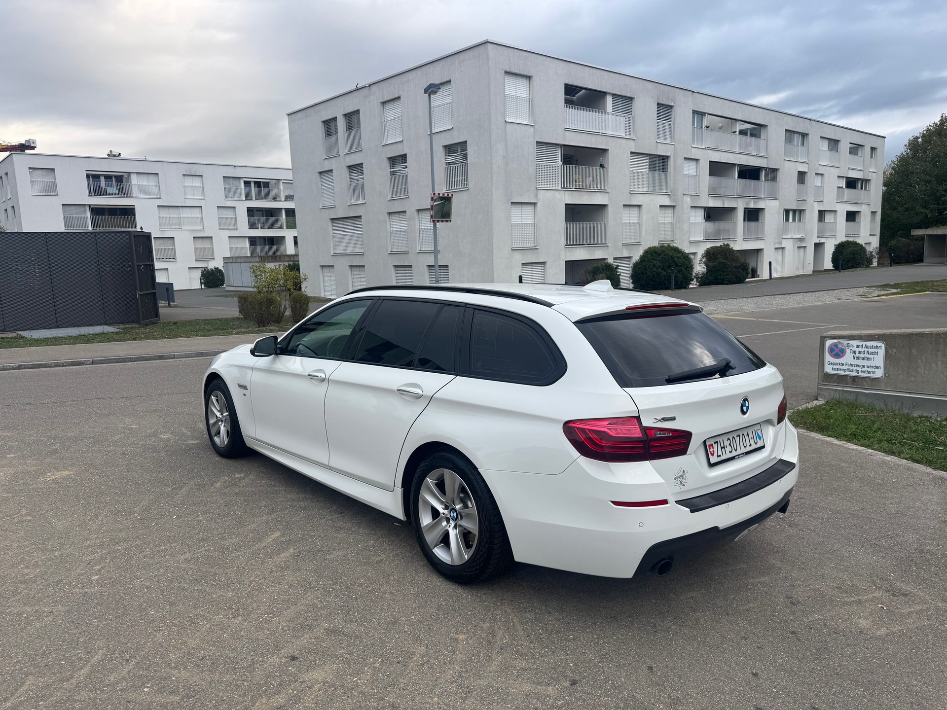 BMW 535d Touring xDrive Luxury Line Steptronic-image-6