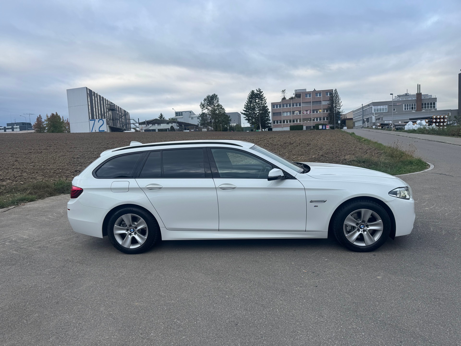 BMW 535d Touring xDrive Luxury Line Steptronic-image-5