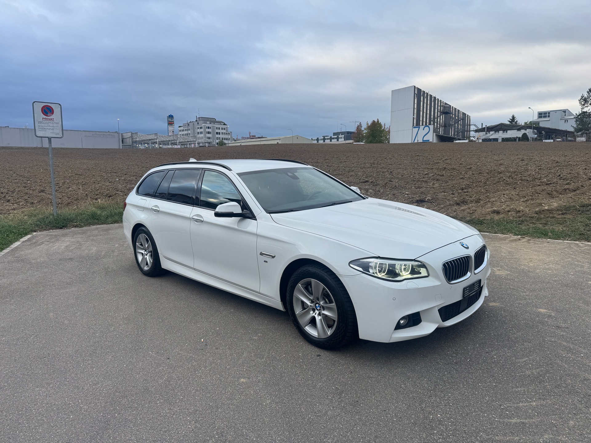 BMW 535d Touring xDrive Luxury Line Steptronic-image-2
