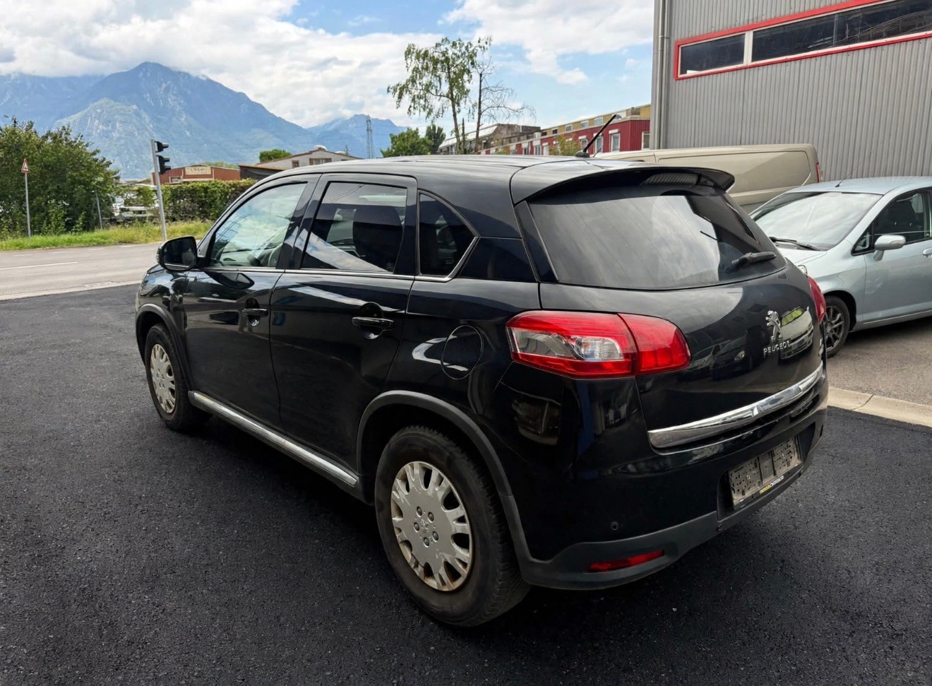 PEUGEOT 4008 1.6 HDi Style 4WD-image-4