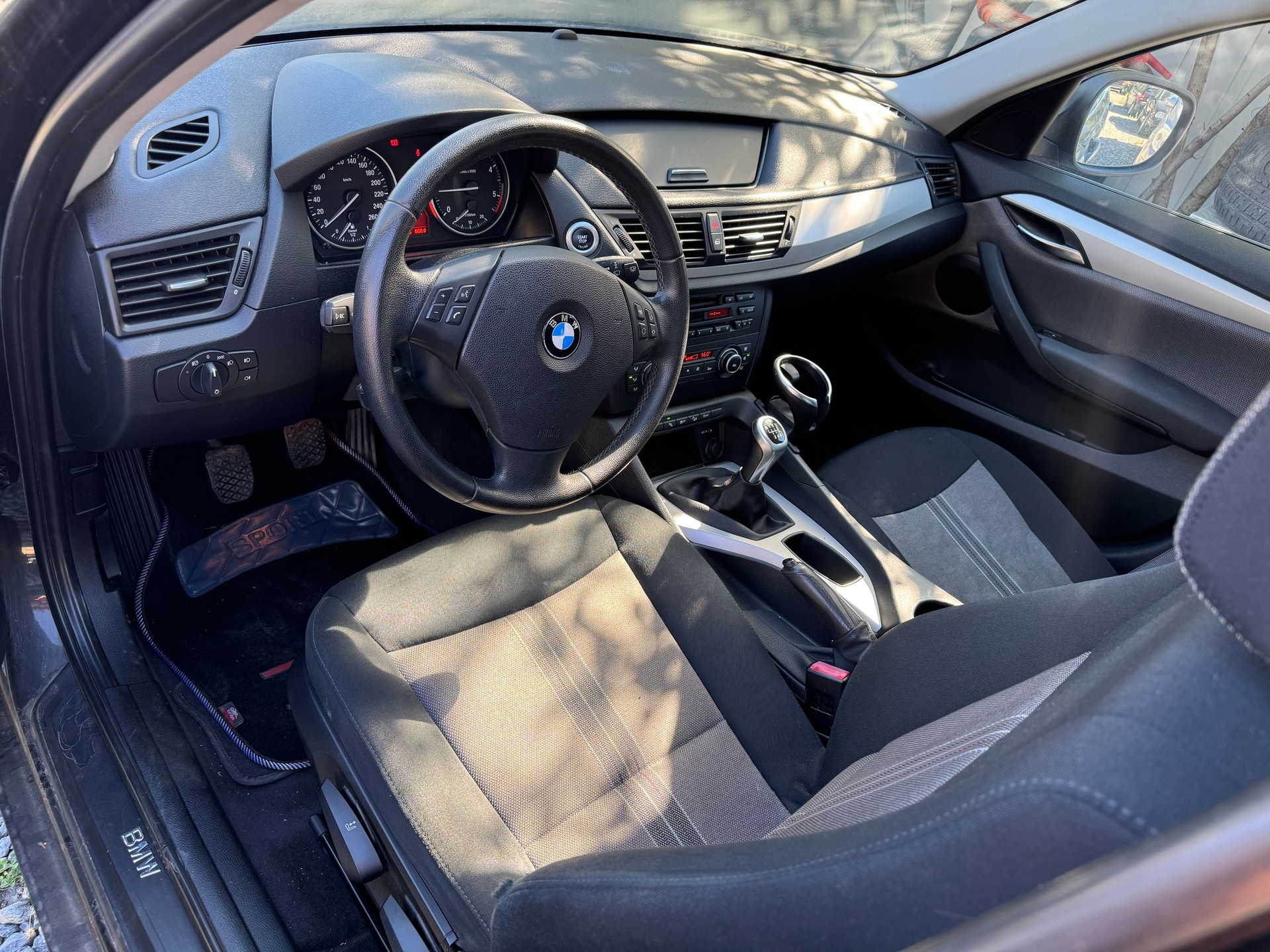 BMW X1 xDrive 18d-image-1