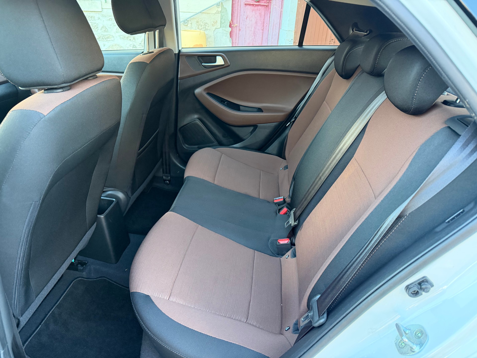 HYUNDAI i20 1.2 Amplia-image-6