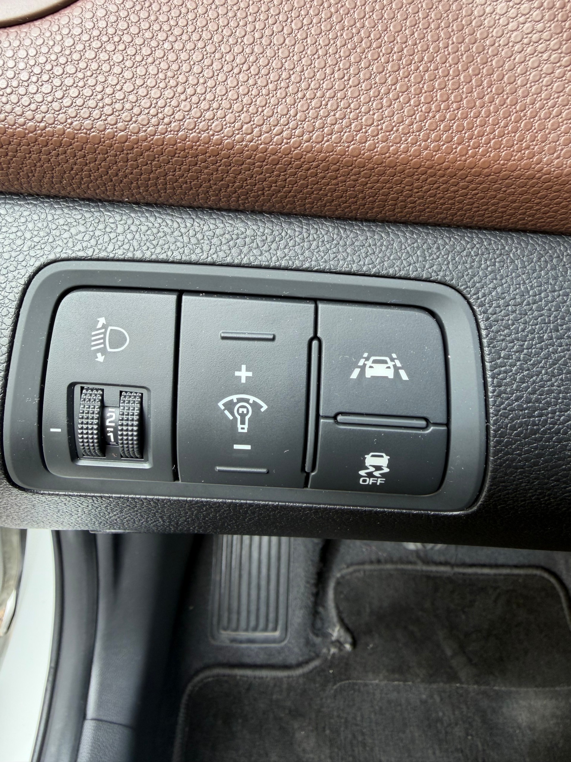 HYUNDAI i20 1.2 Amplia-image-10
