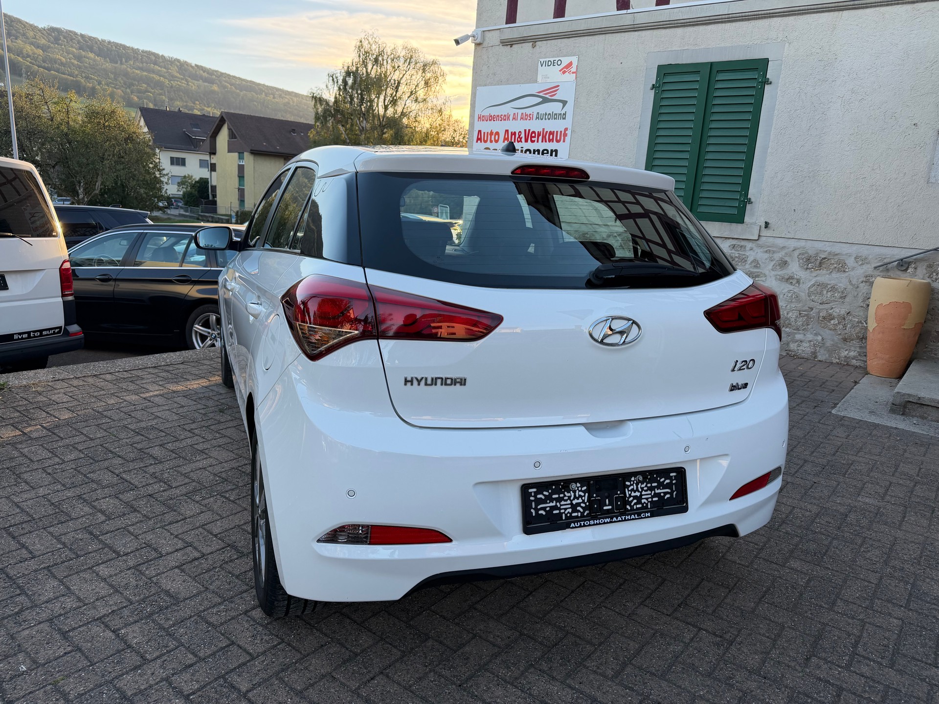 HYUNDAI i20 1.2 Amplia-image-3