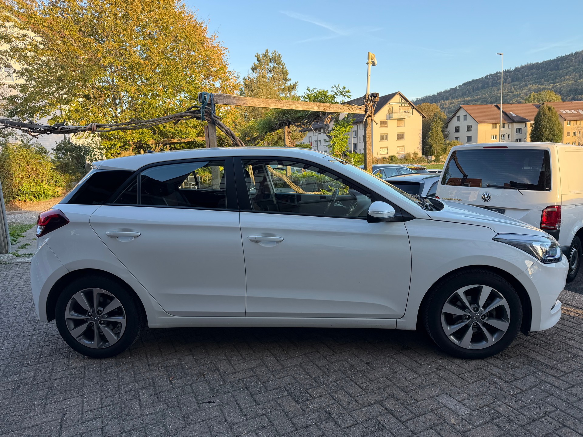 HYUNDAI i20 1.2 Amplia-image-4