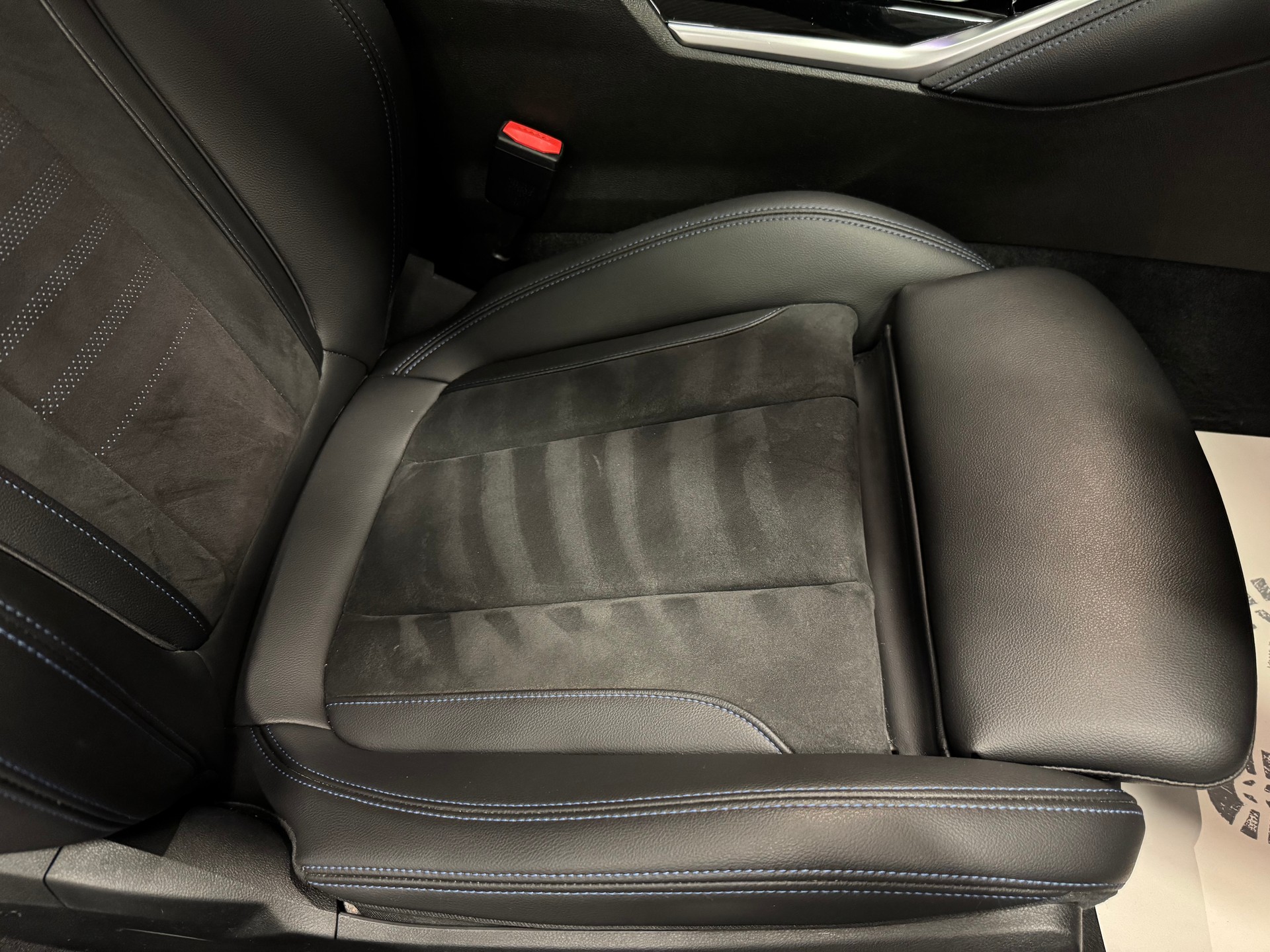 BMW M240i xDrive Steptronic-image-21