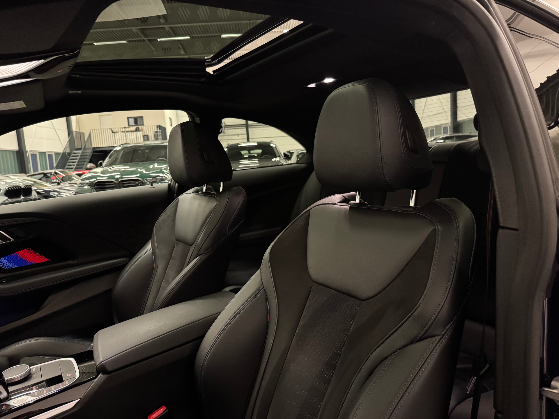 BMW M240i xDrive Steptronic-image-18