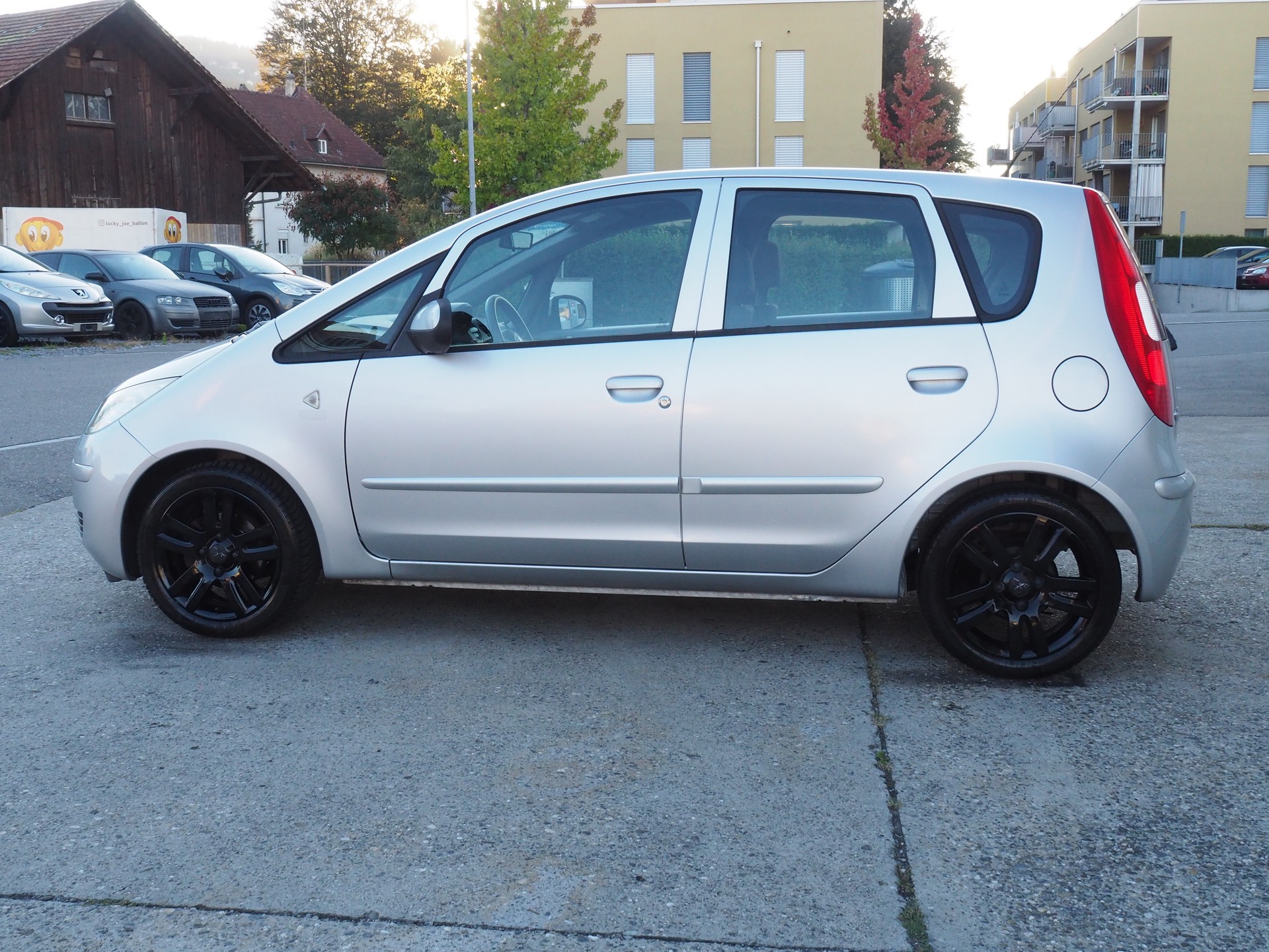 MITSUBISHI Colt 1.3 16V Invite-image-1