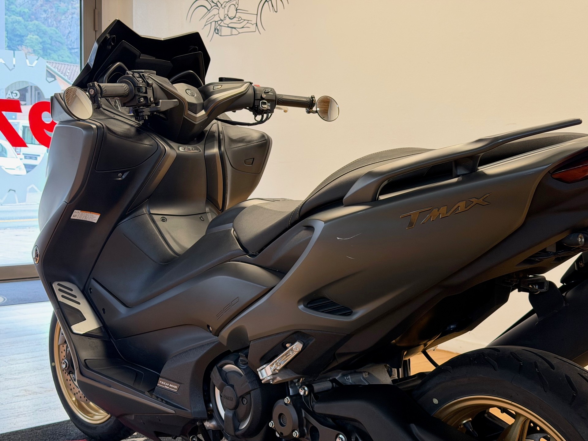 YAMAHA T-MAX XP 560-image-5