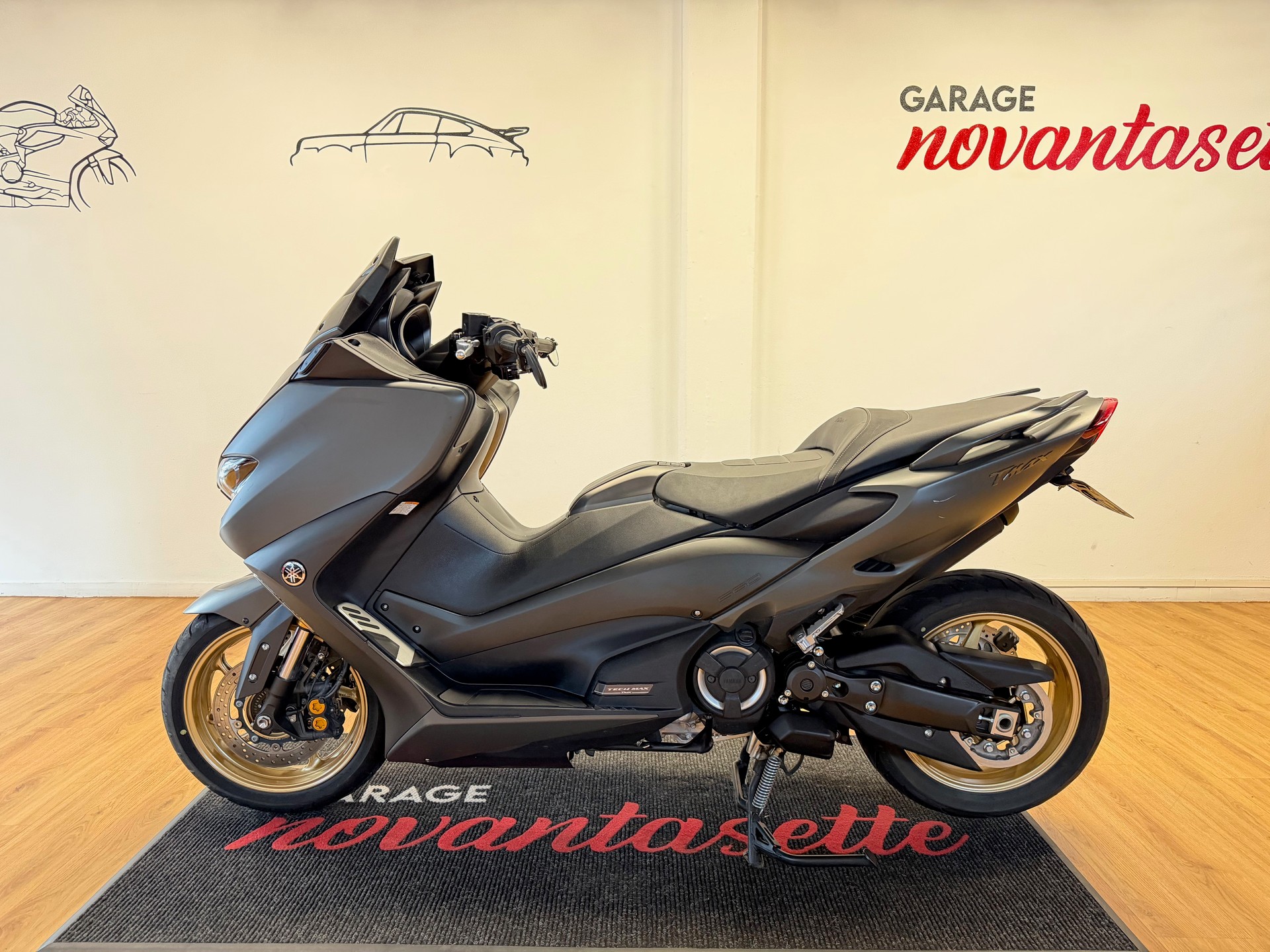 YAMAHA T-MAX XP 560-image-2