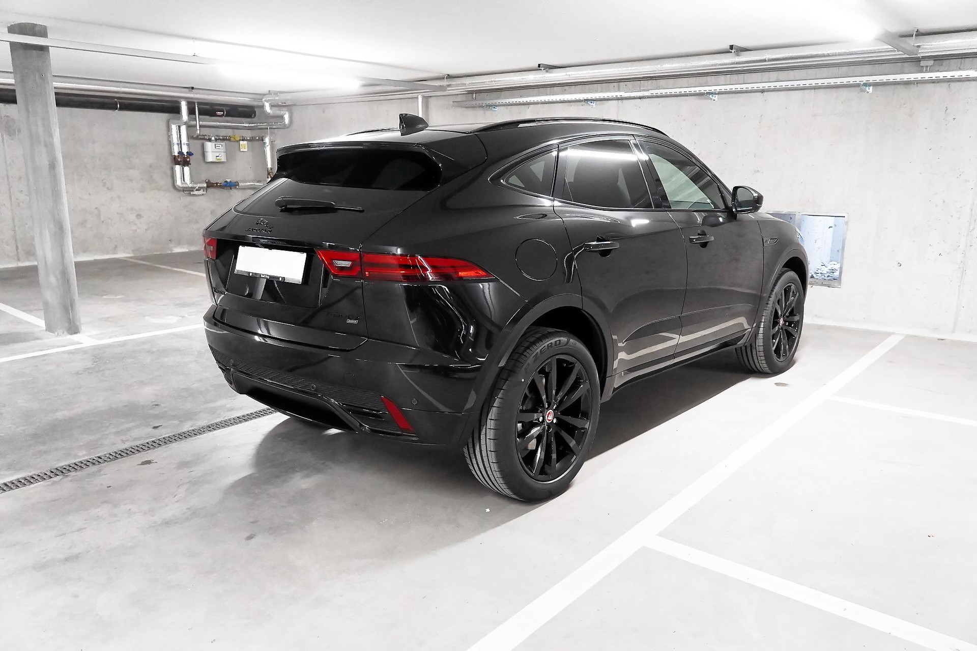 JAGUAR E-Pace 1.5 T 270e R-Dynamic SE AWD-image-7