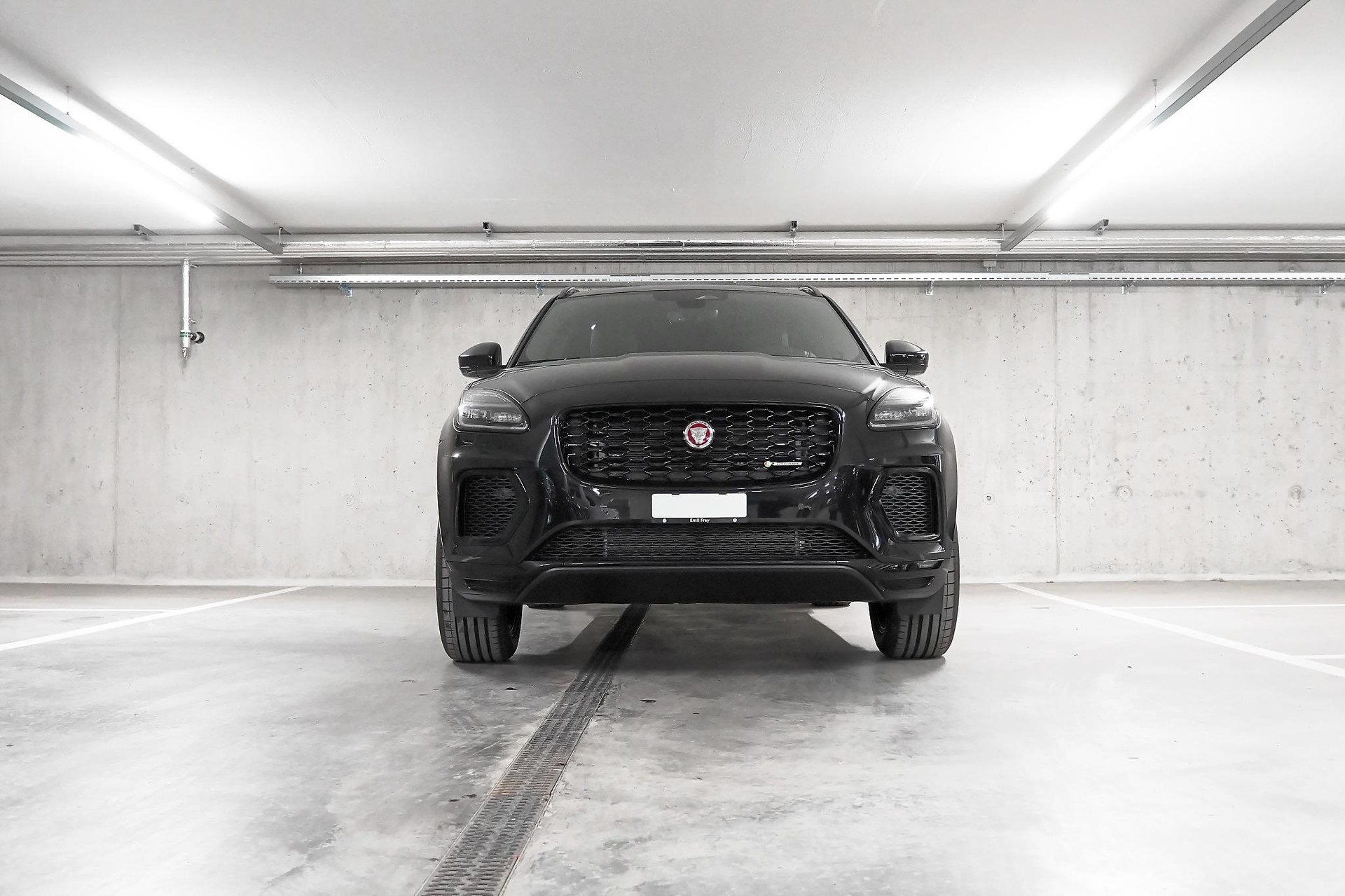 JAGUAR E-Pace 1.5 T 270e R-Dynamic SE AWD-image-5