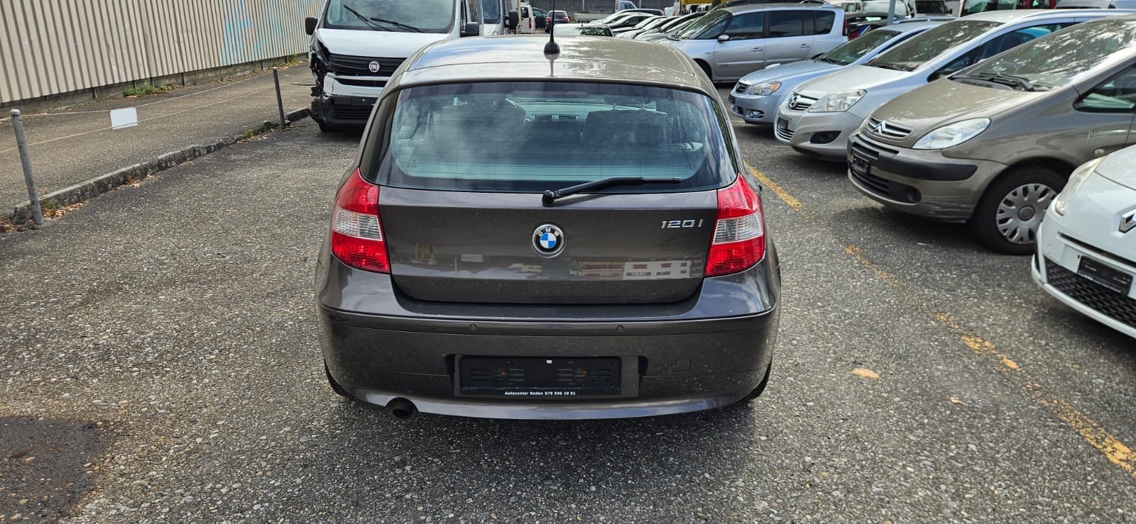 BMW 120i-image-3