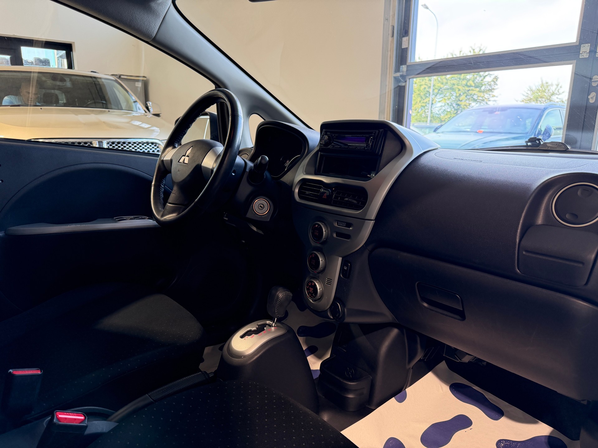 MITSUBISHI i MiEV-image-13
