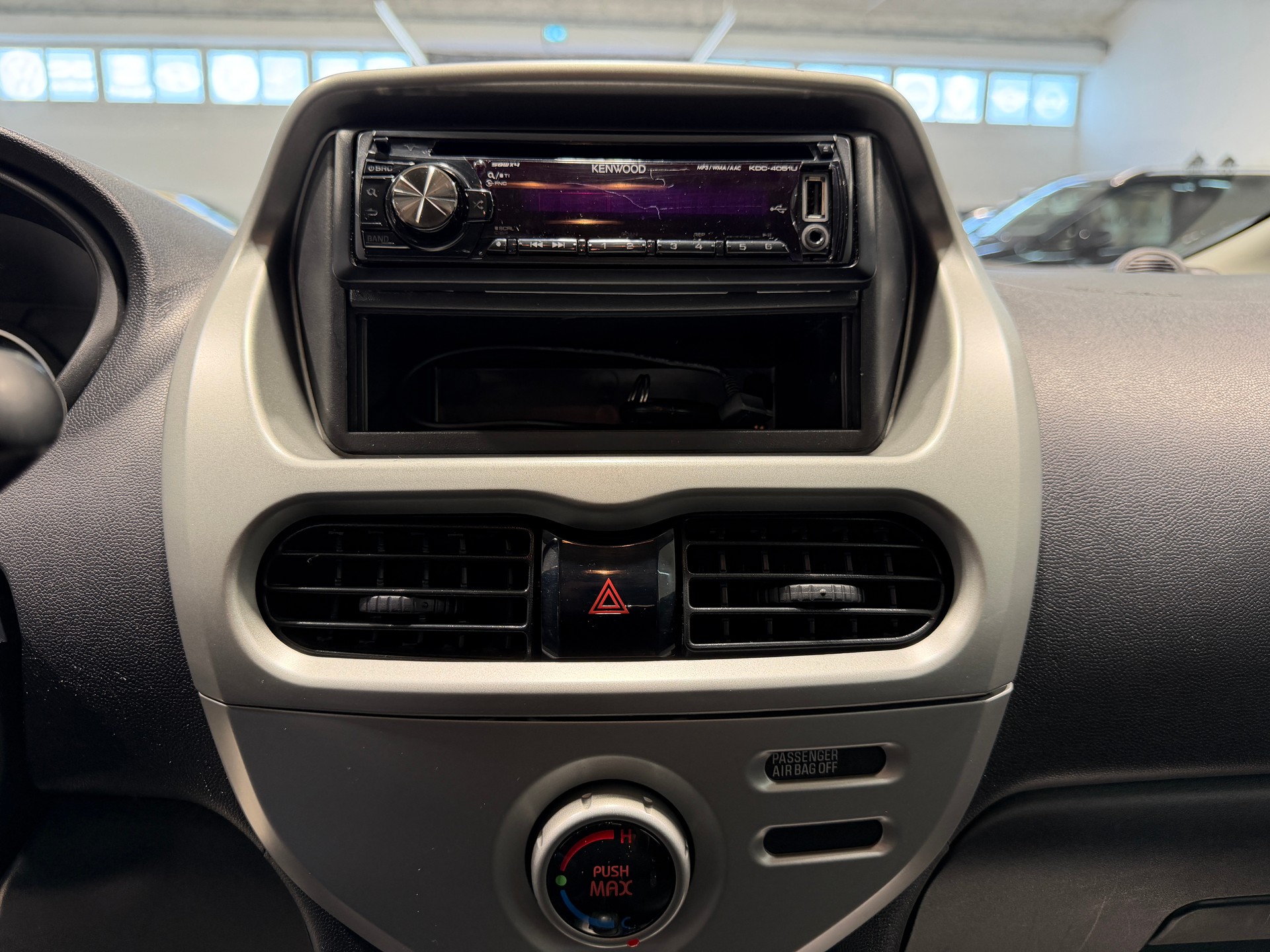 MITSUBISHI i MiEV-image-19