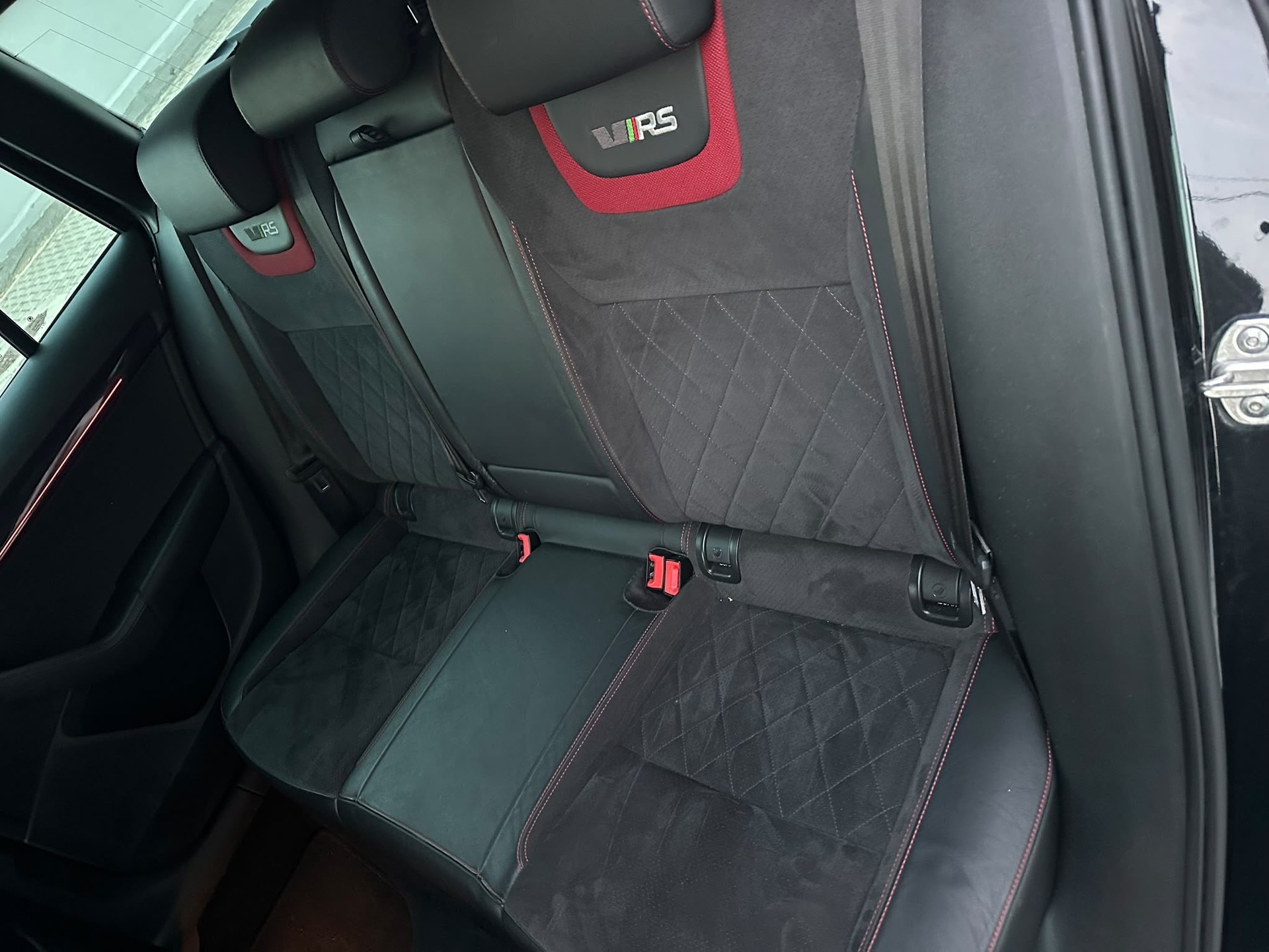 SKODA Octavia Combi 2.0 TDI RS 4x4 DSG-image-5