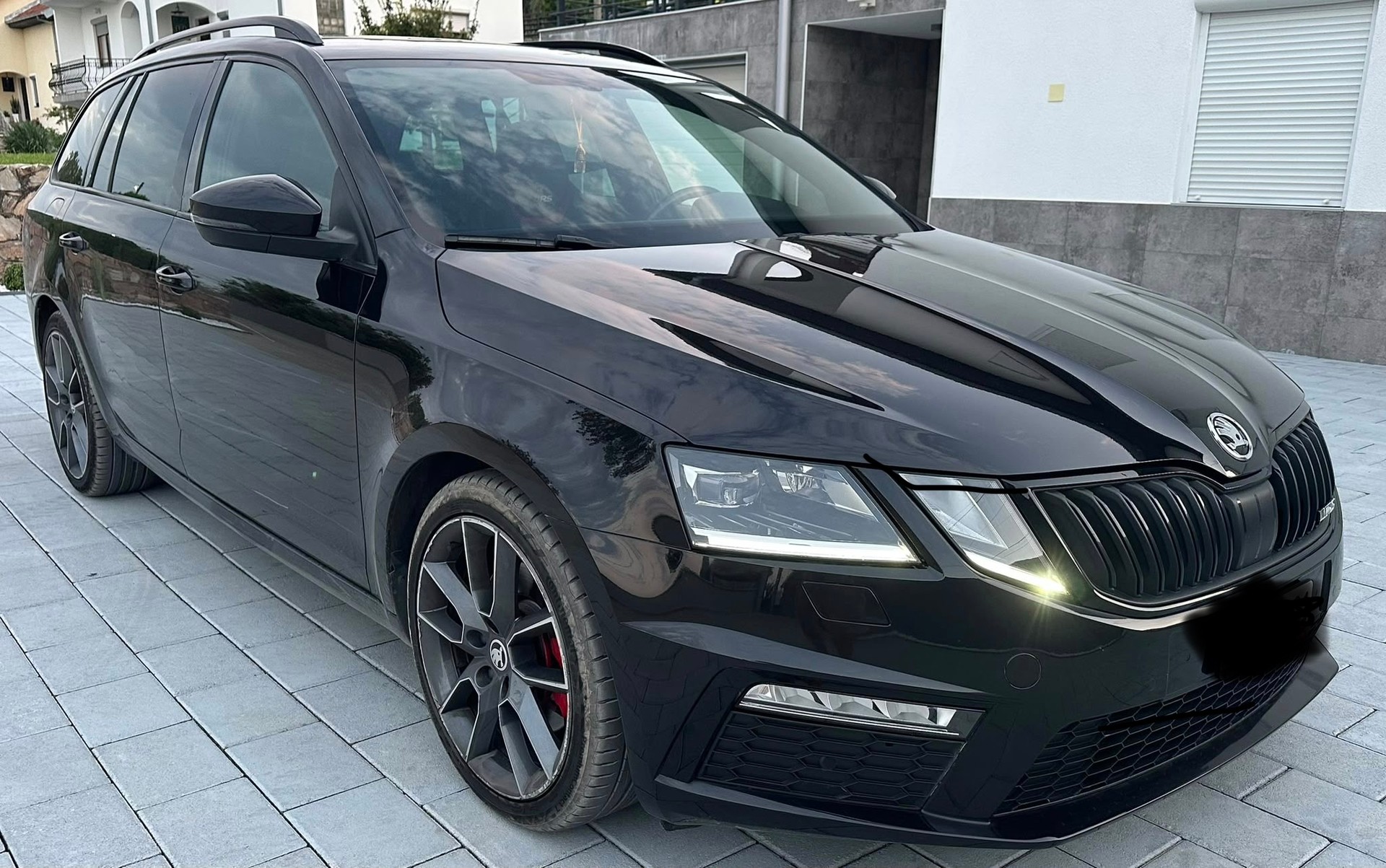 SKODA Octavia Combi 2.0 TDI RS 4x4 DSG-image-1
